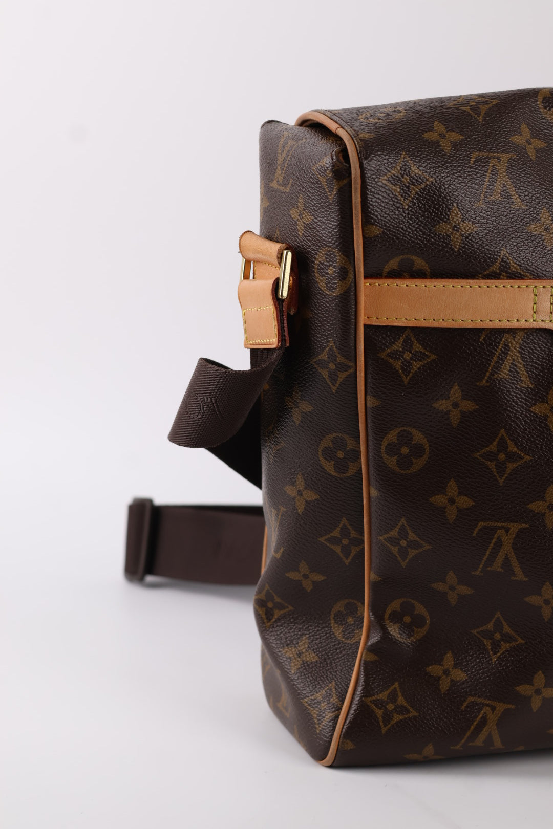 Louis Vuitton Abesses Messenger