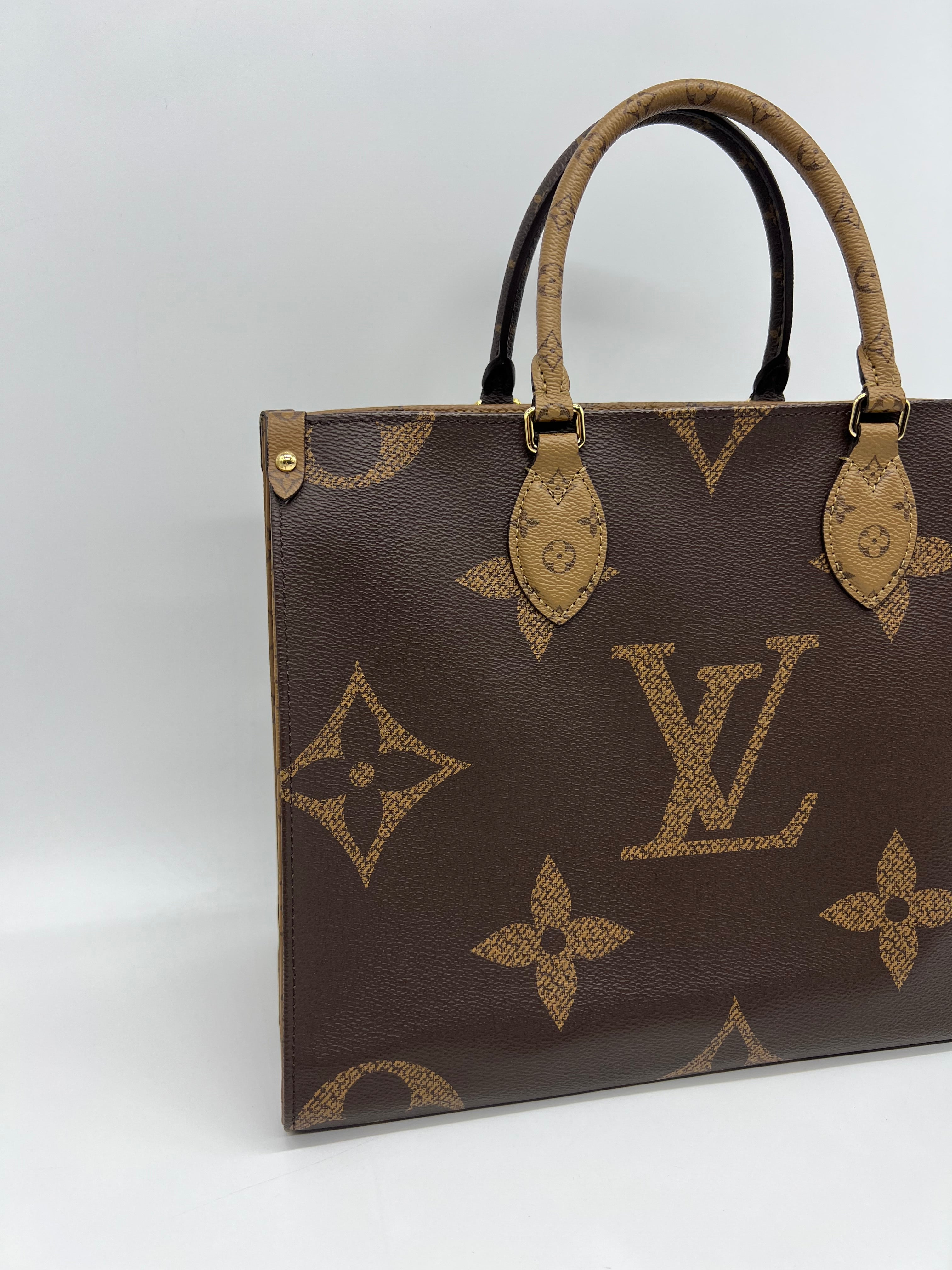 Louis Vuitton OnTheGo MM