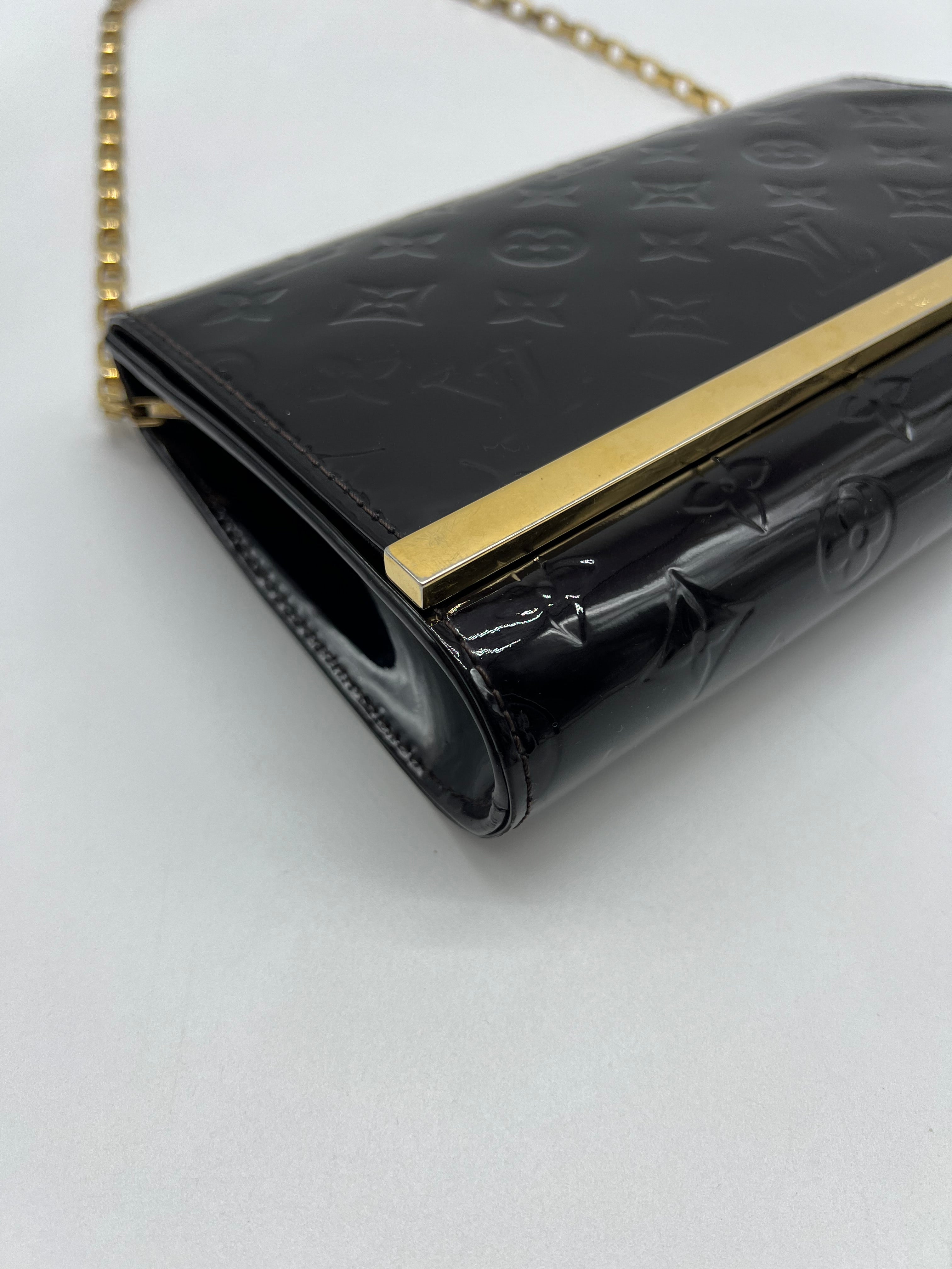 Louis Vuitton Pochette Ana Chain Vernis