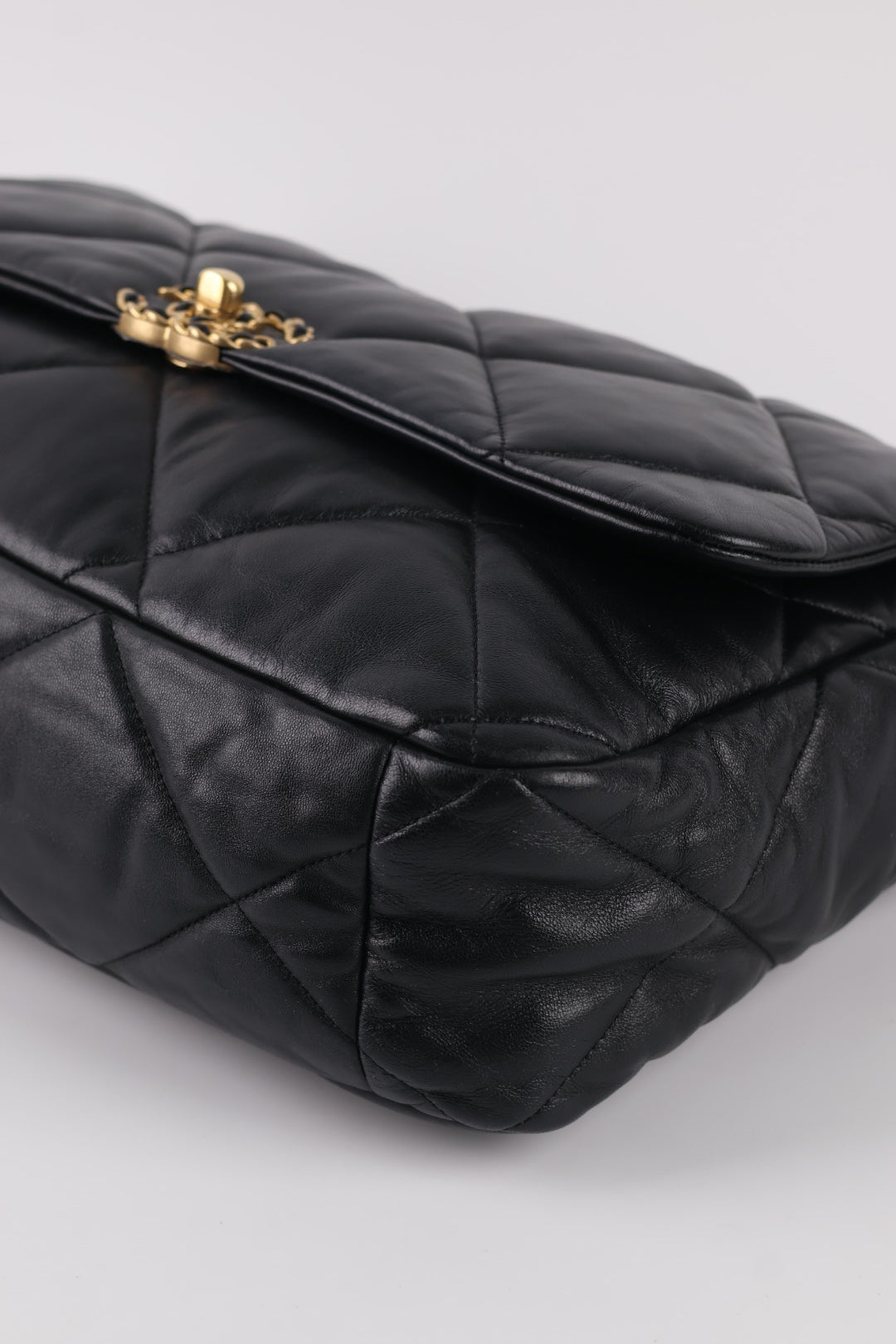 Chanel 19 Large in Pelle