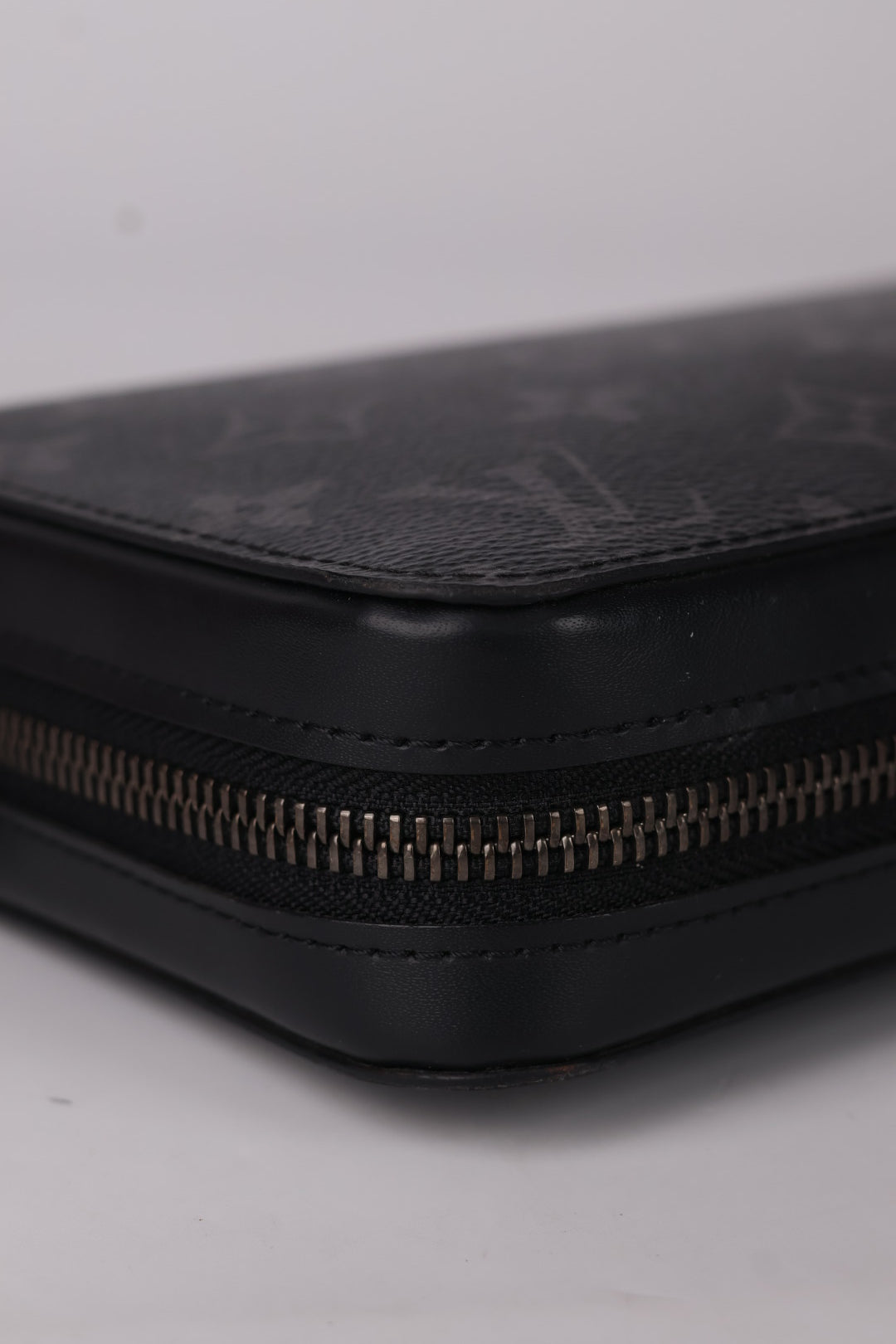 Louis Vuitton Pochette Zippy Monogram Eclipse
