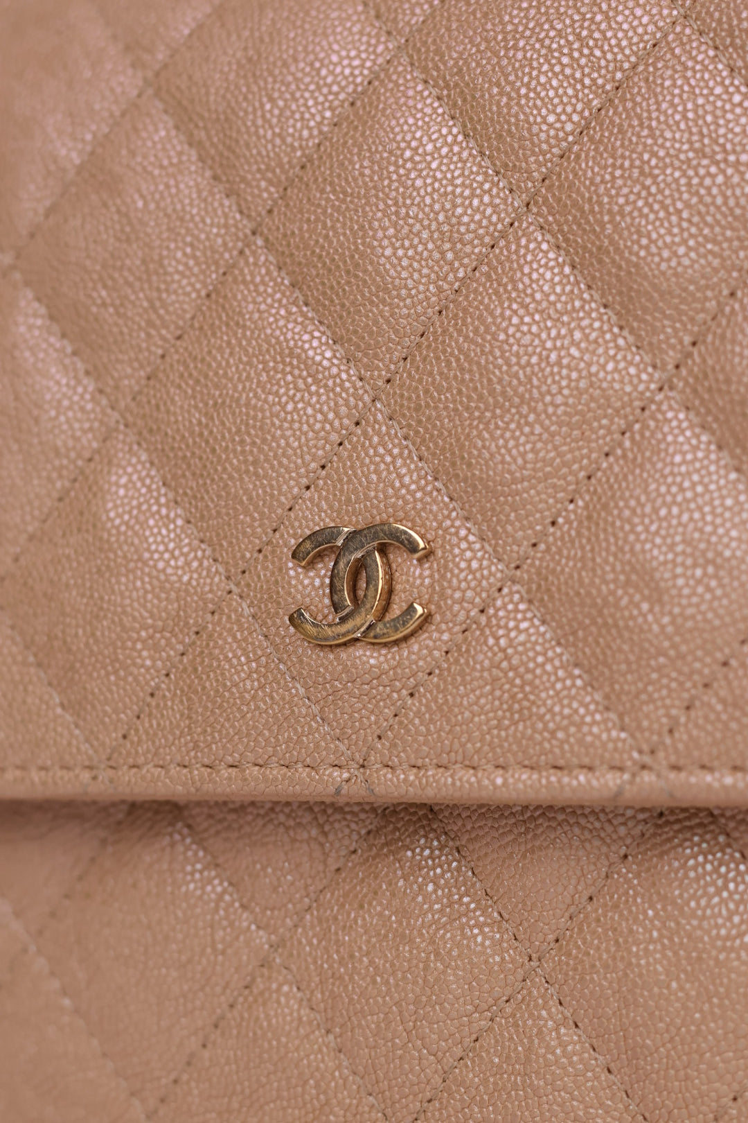 Chanel Pochette con Catena Caviar Perlato