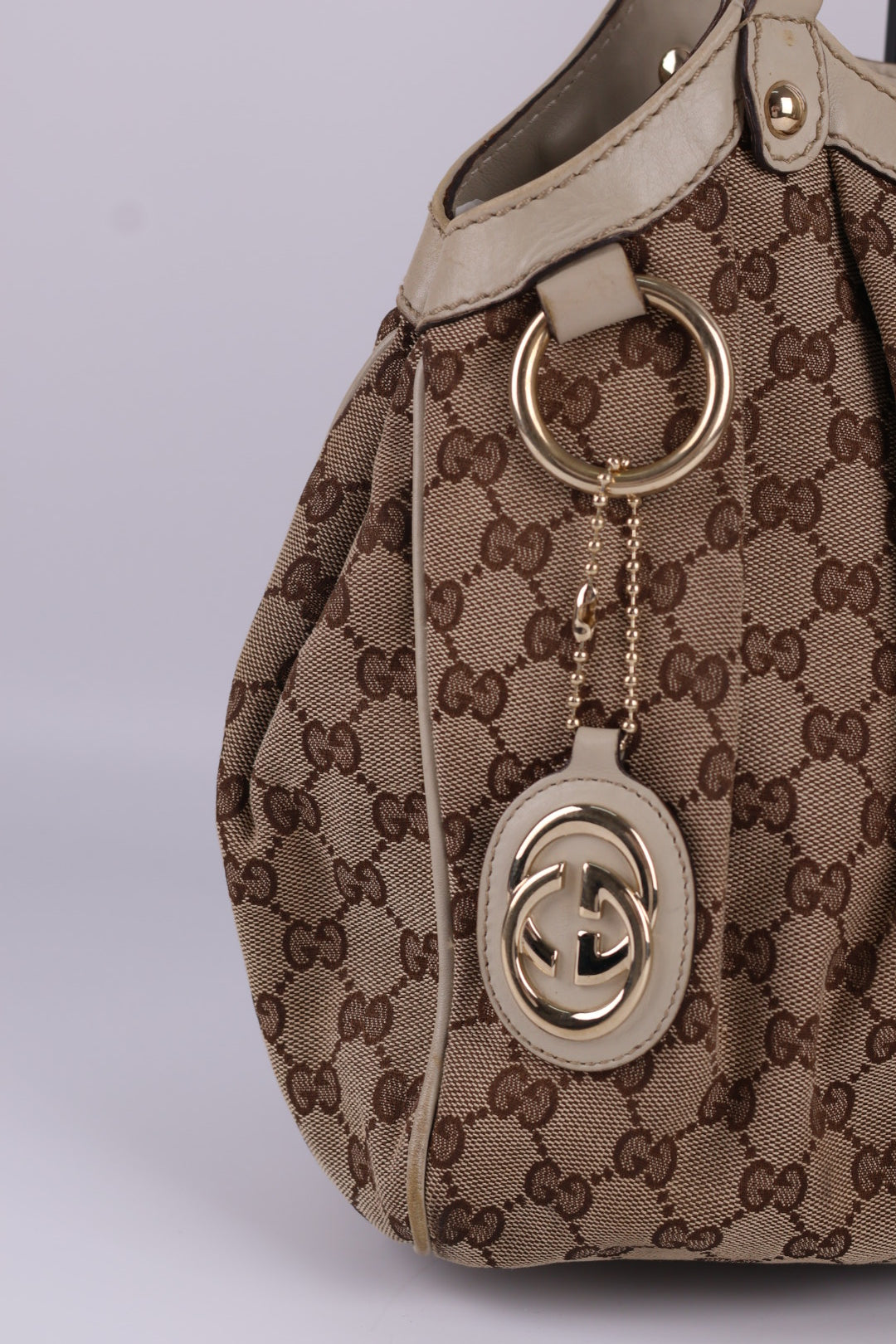 Gucci Sukey Small GG Wave