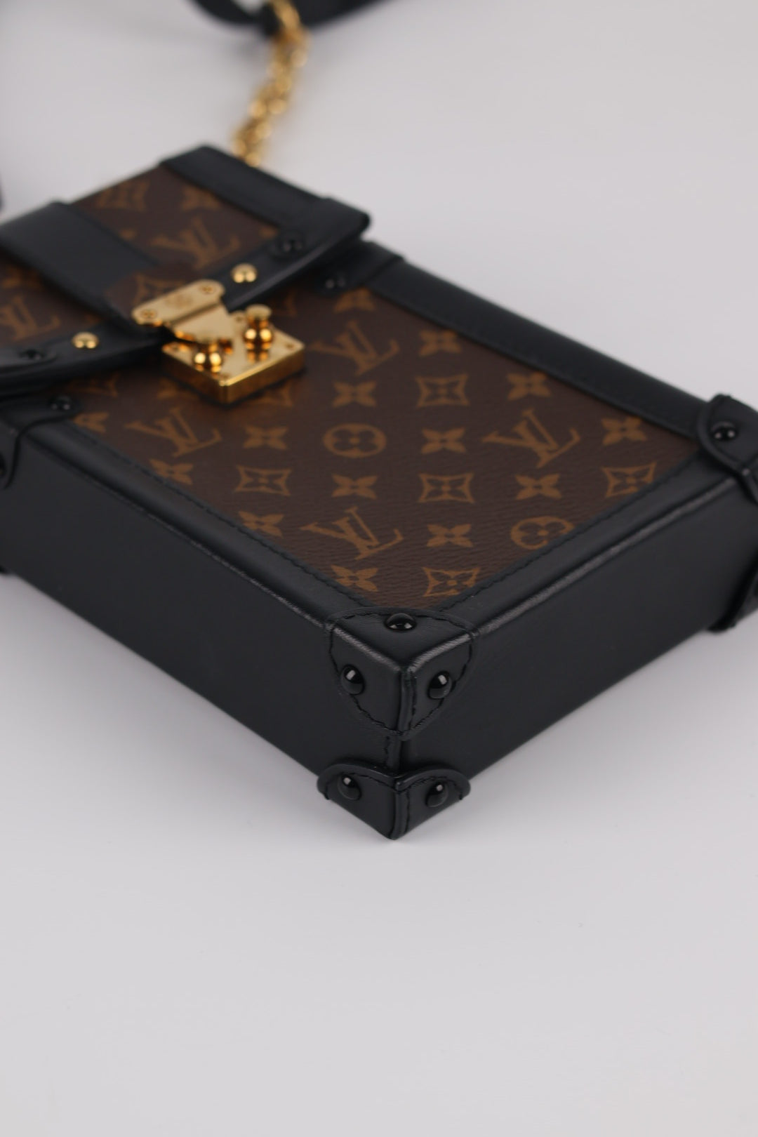 Louis Vuitton Pochette Trunk Verticale Monogram