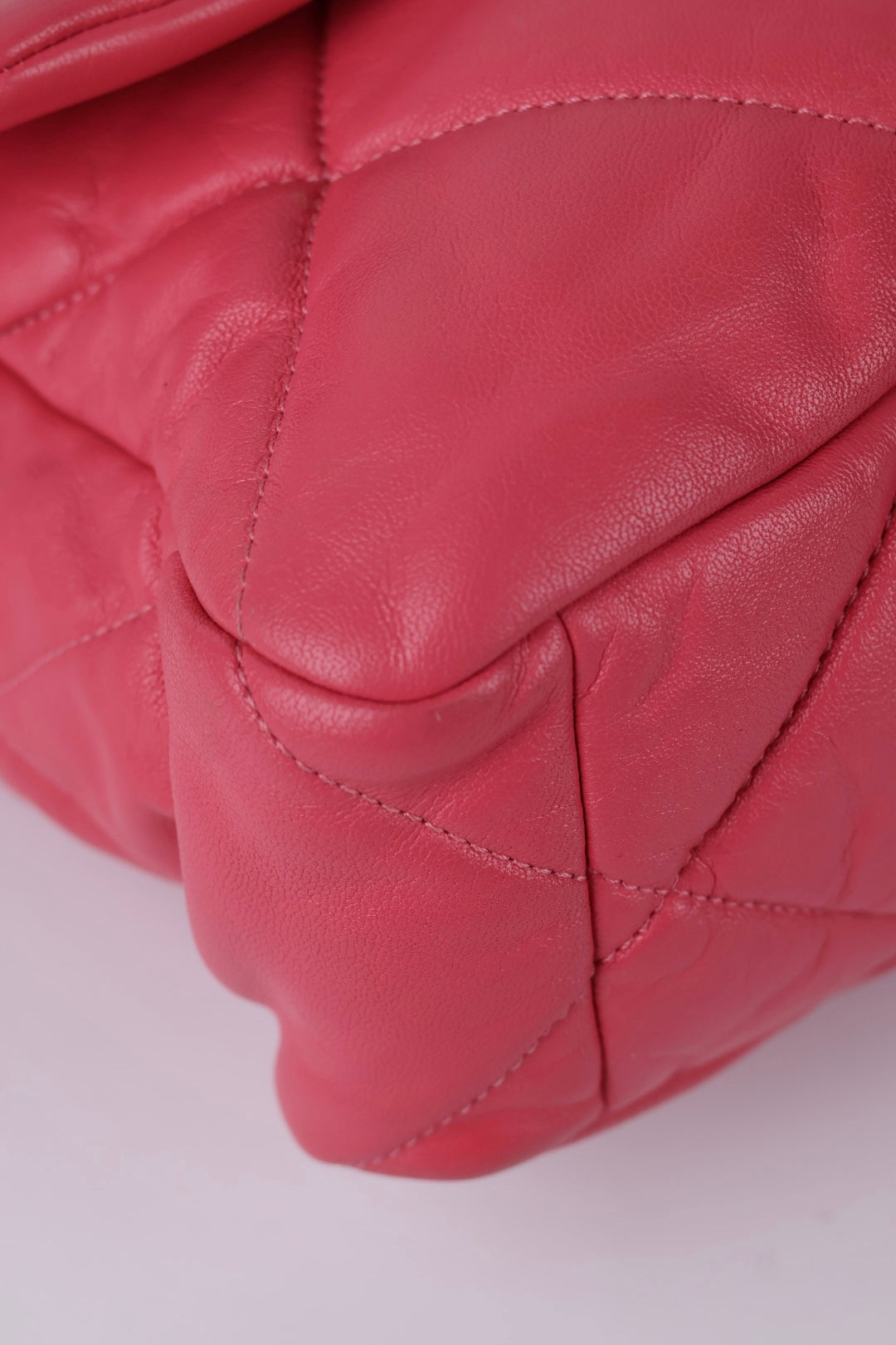 Chanel 19 Media in Pelle d’Agnello
