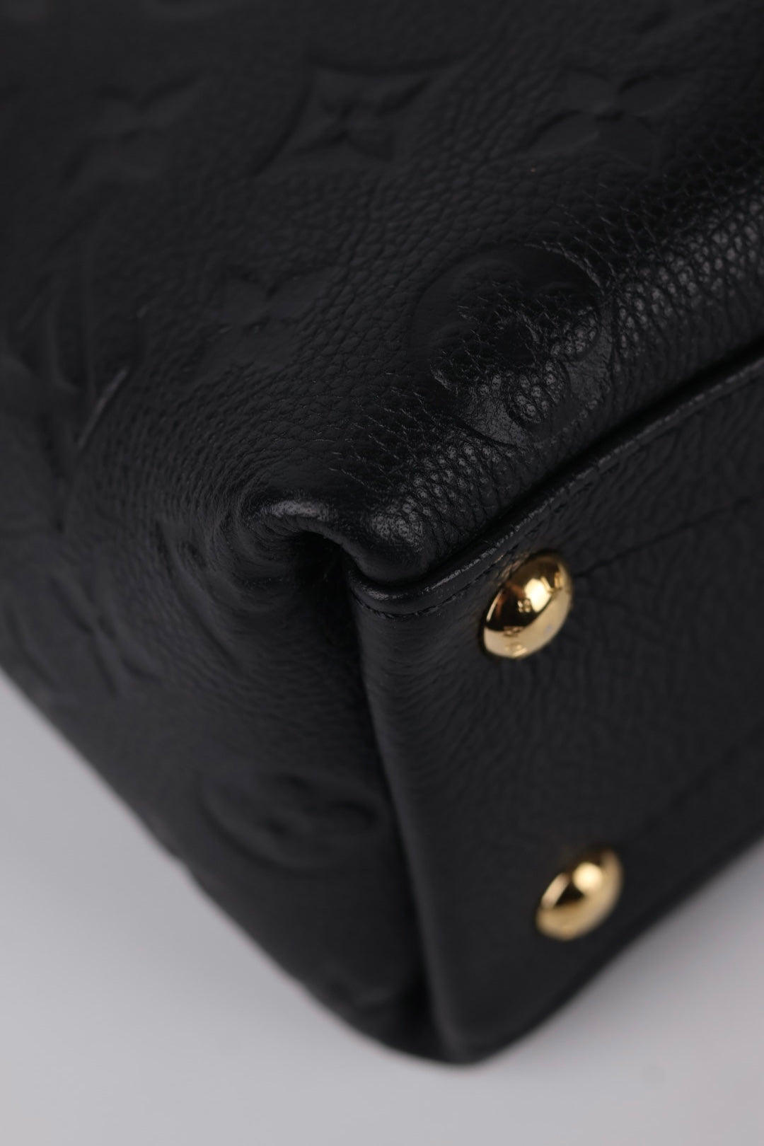 Louis Vuitton V Tote BB Empreinte