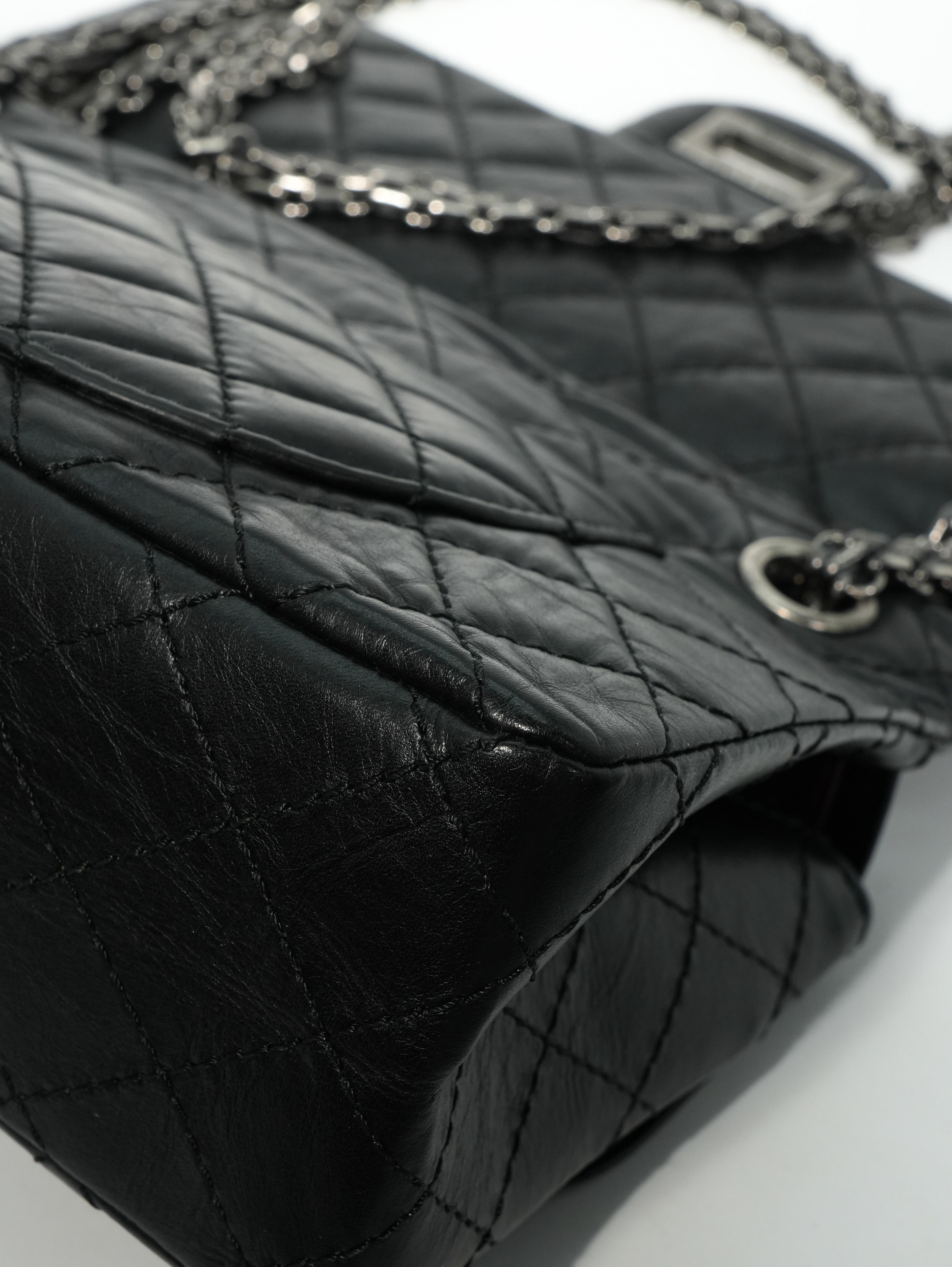 Chanel 2.55 Reissue