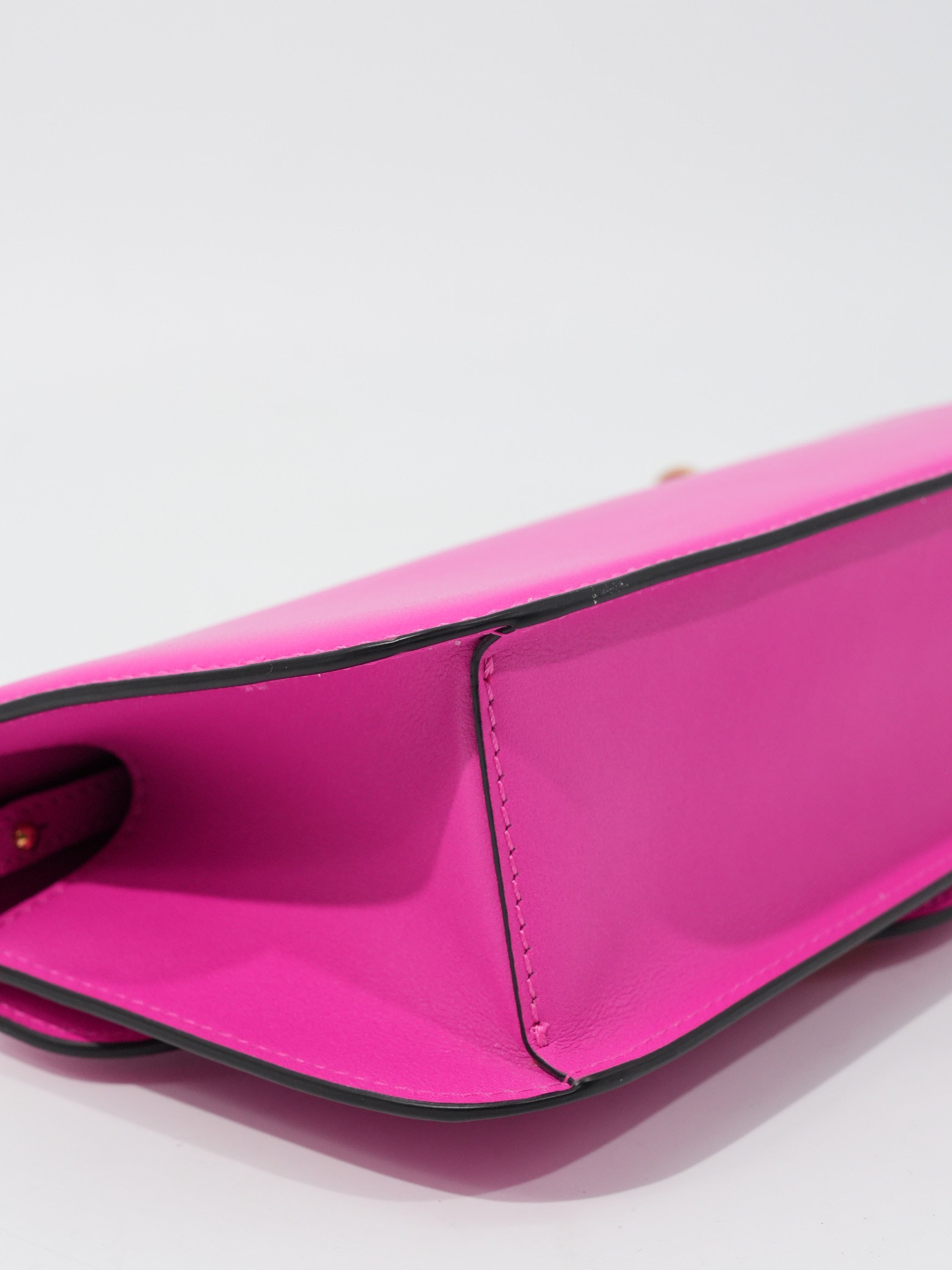 Valentino Locó Media