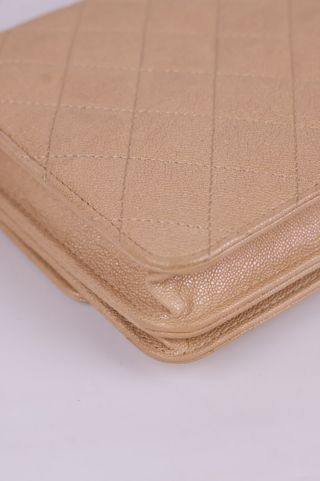 Chanel Pochette con Catena Caviar Perlato