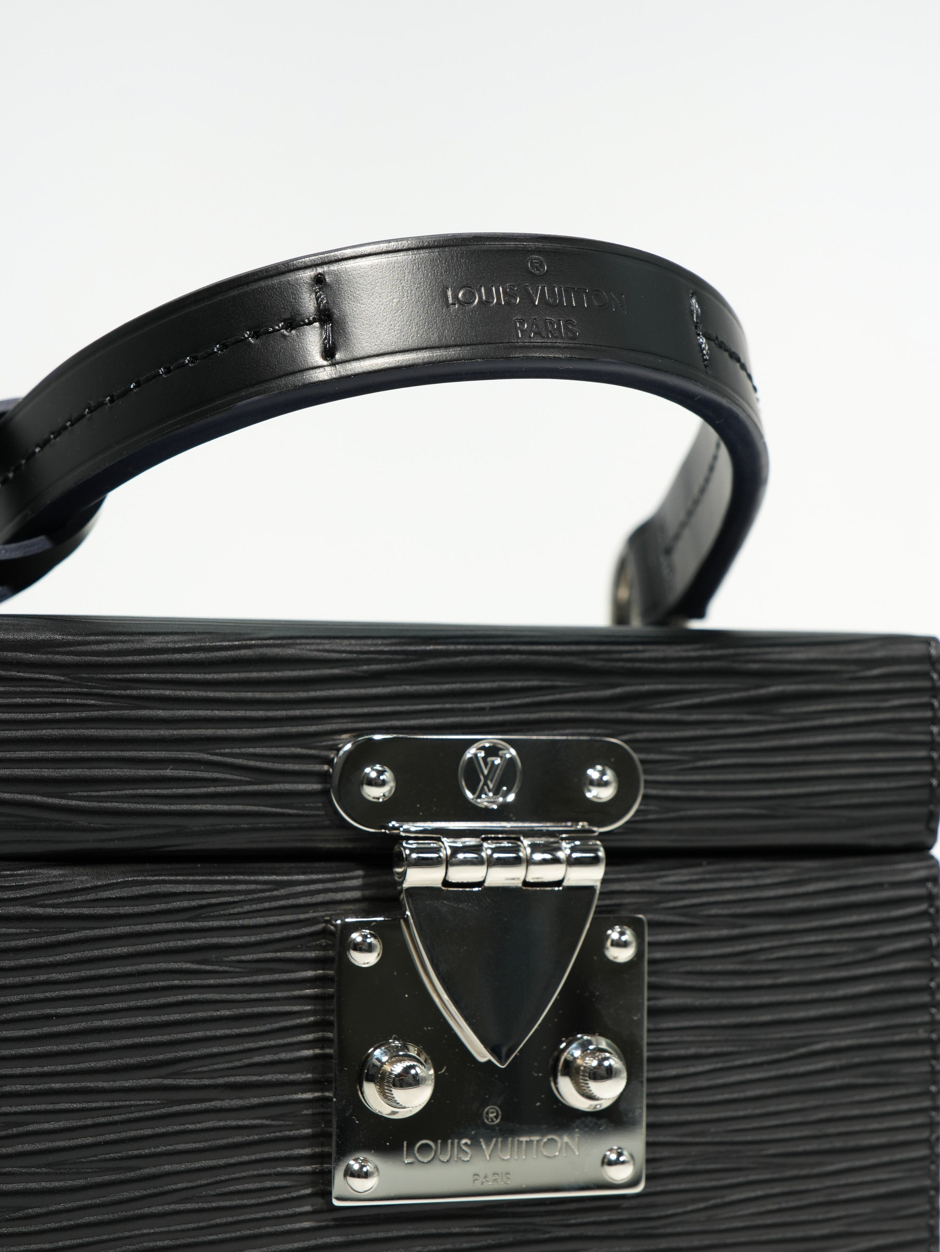 Louis Vuitton Bleecker Epi