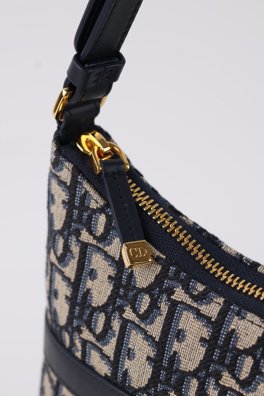 Dior Hobo 30 Montaigne Jacquard Oblique