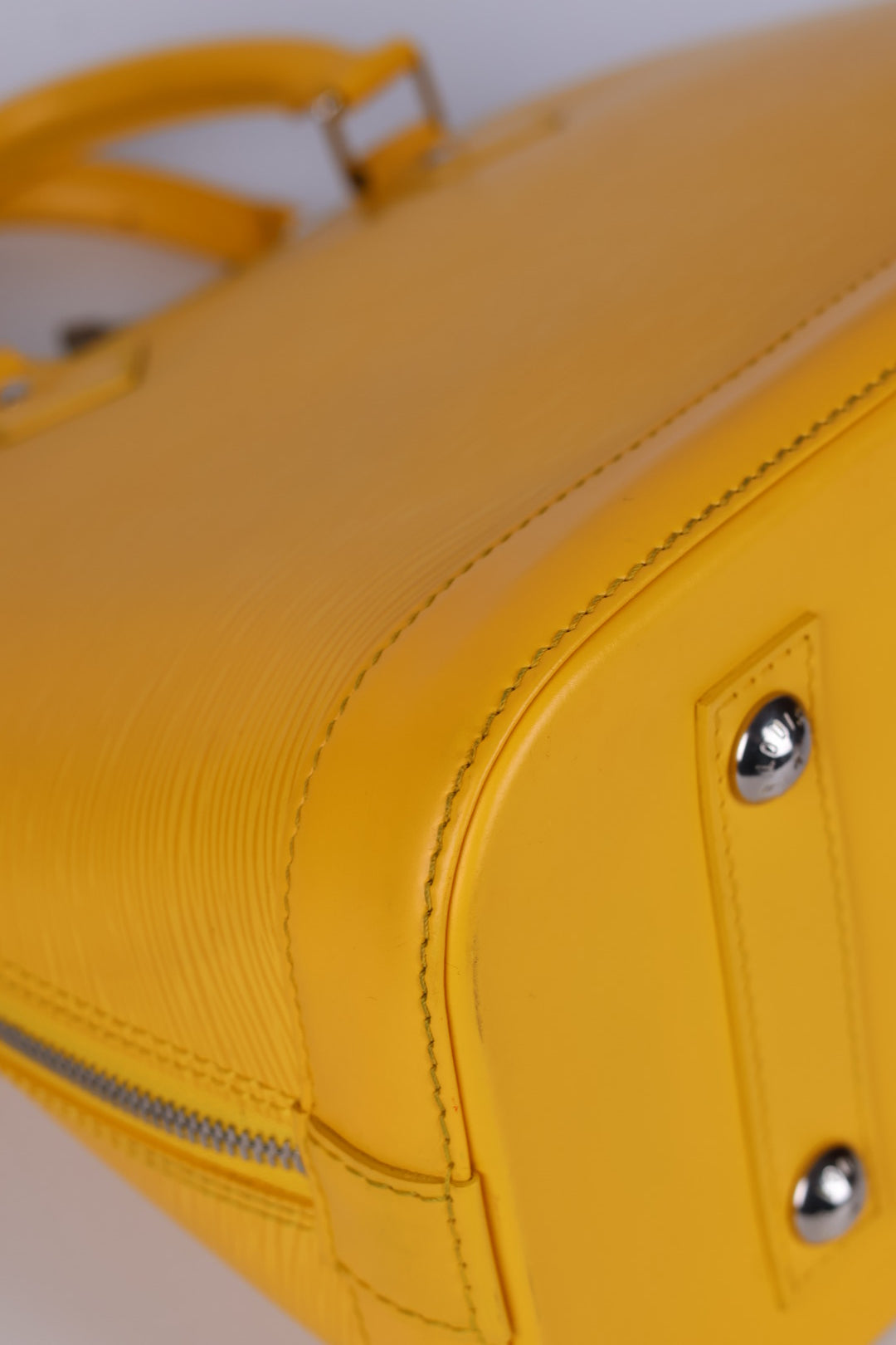 Louis Vuitton Alma Pm Epi