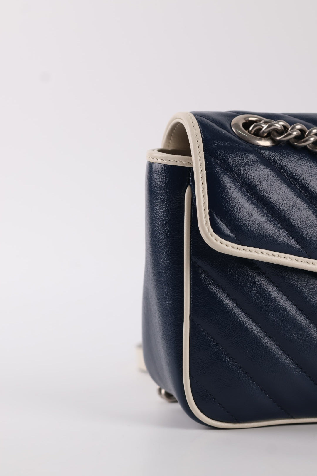 Gucci Marmont Media in Pelle