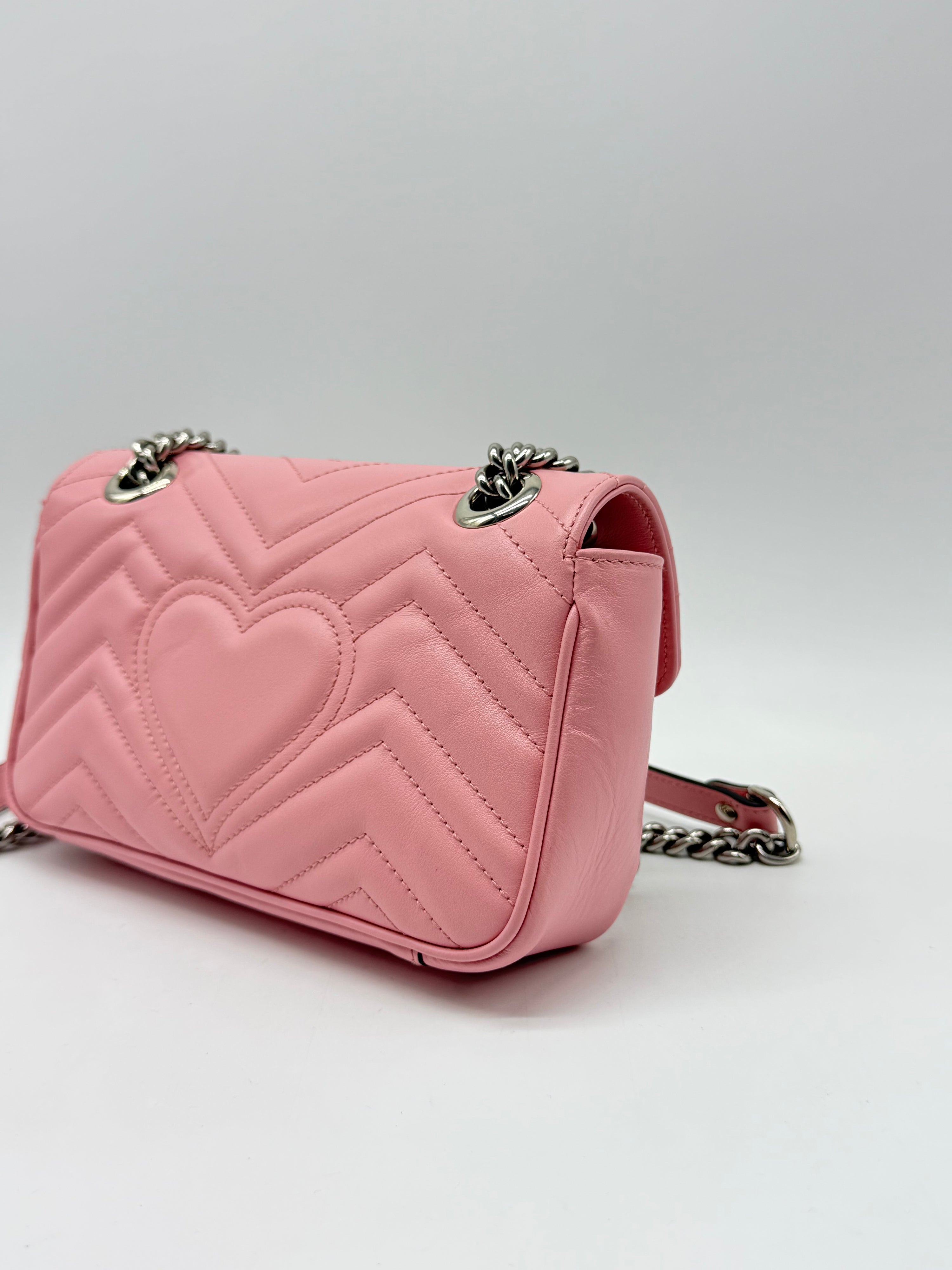 Gucci Marmont Matelassé 22cm
