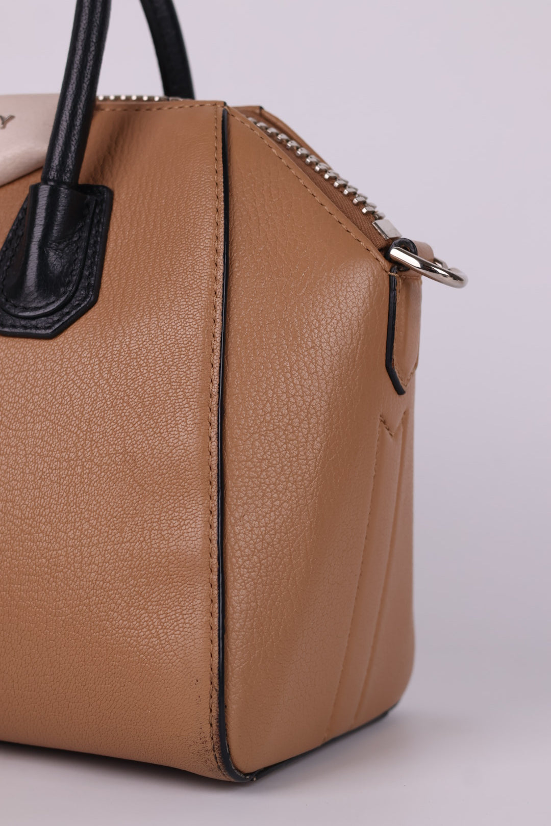 Givenchy Antigona Small in Pelle