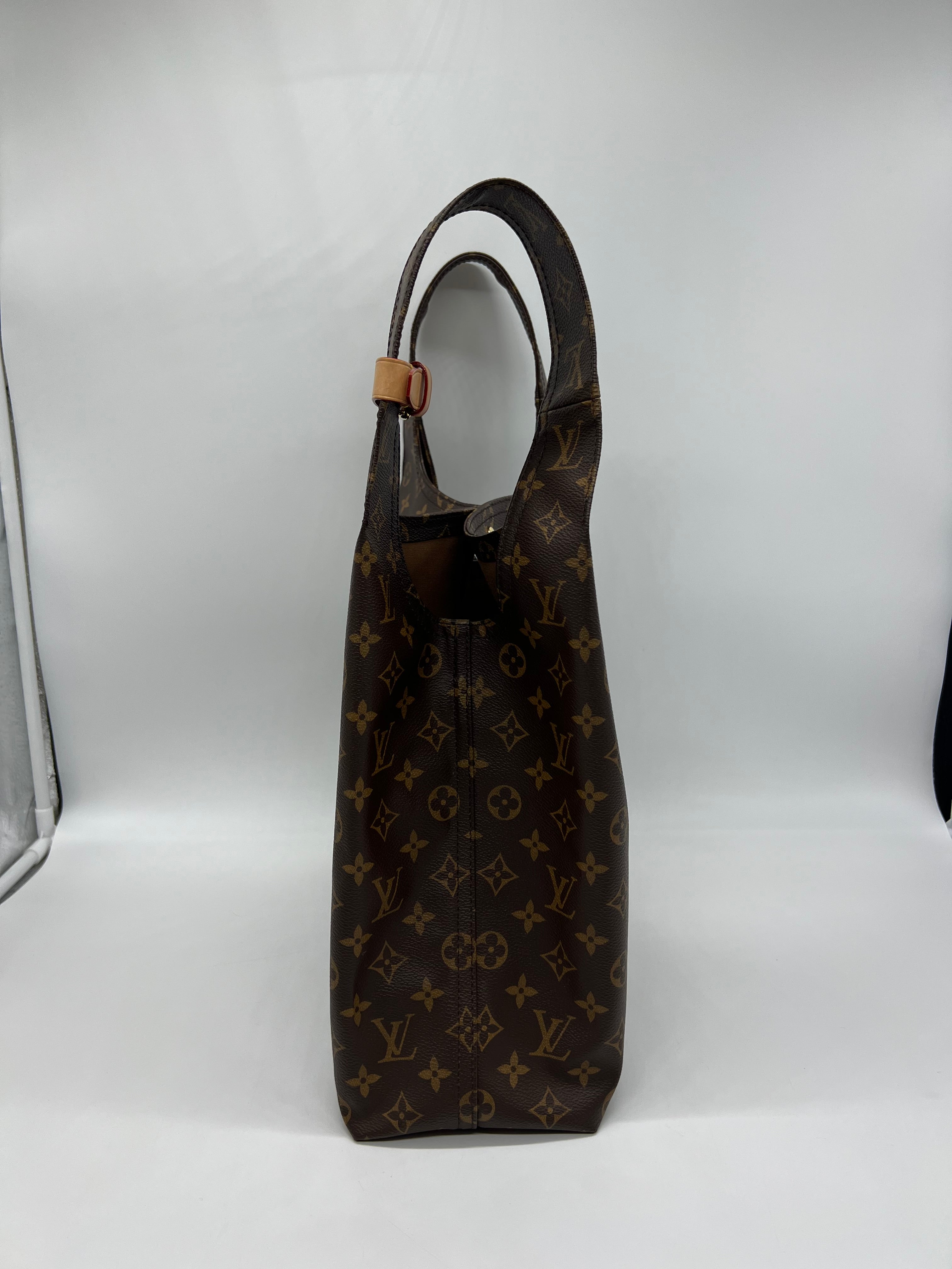 Louis Vuitton Atlantis GM Monogram