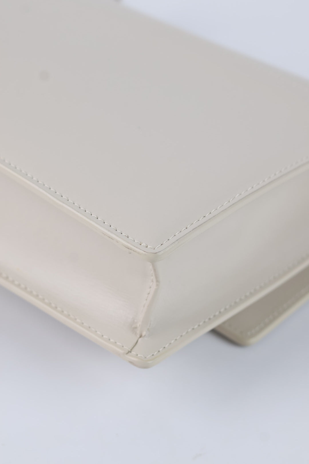 Saint Laurent Sunset Media Handle