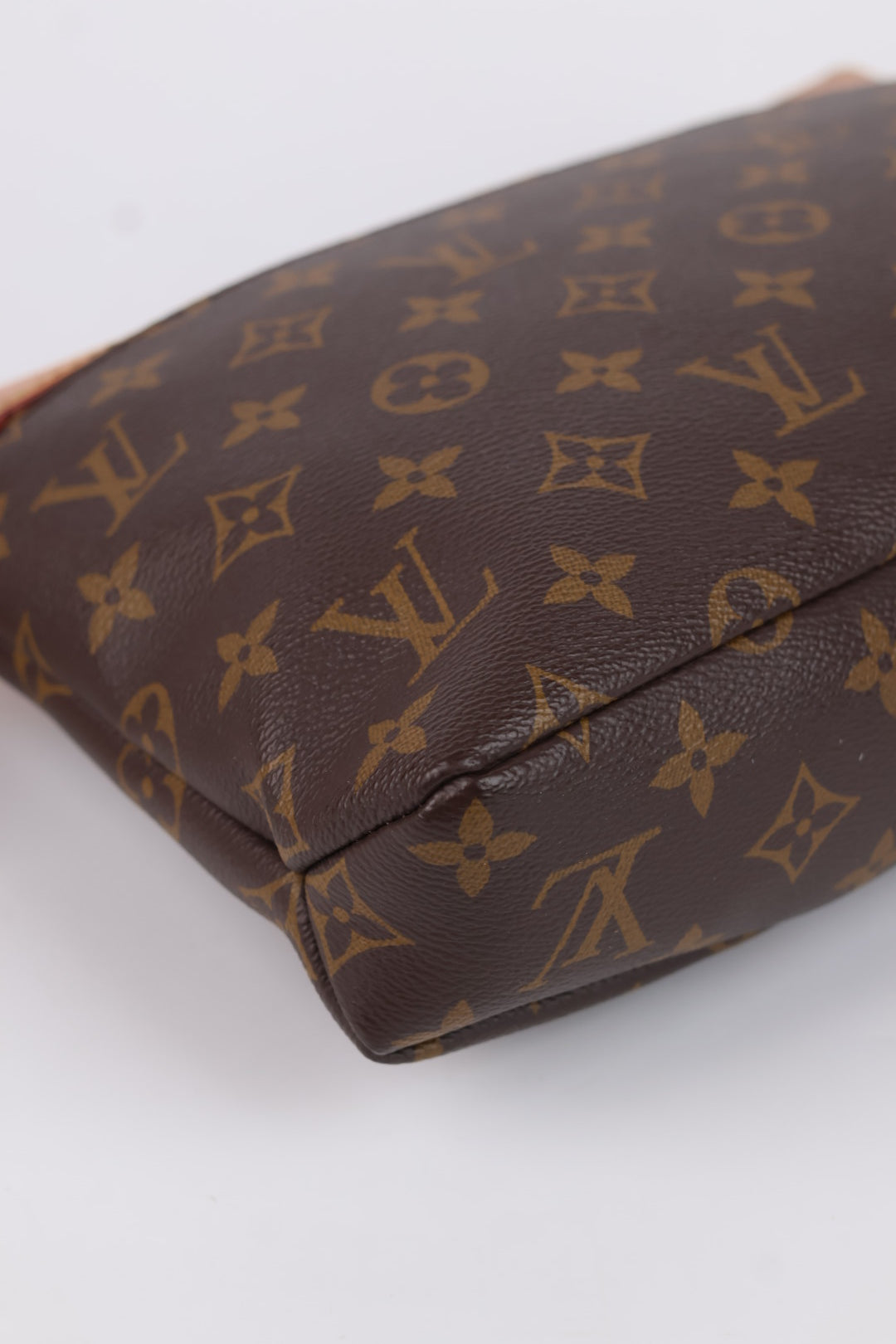Louis Vuitton Pochette Voyage Souple