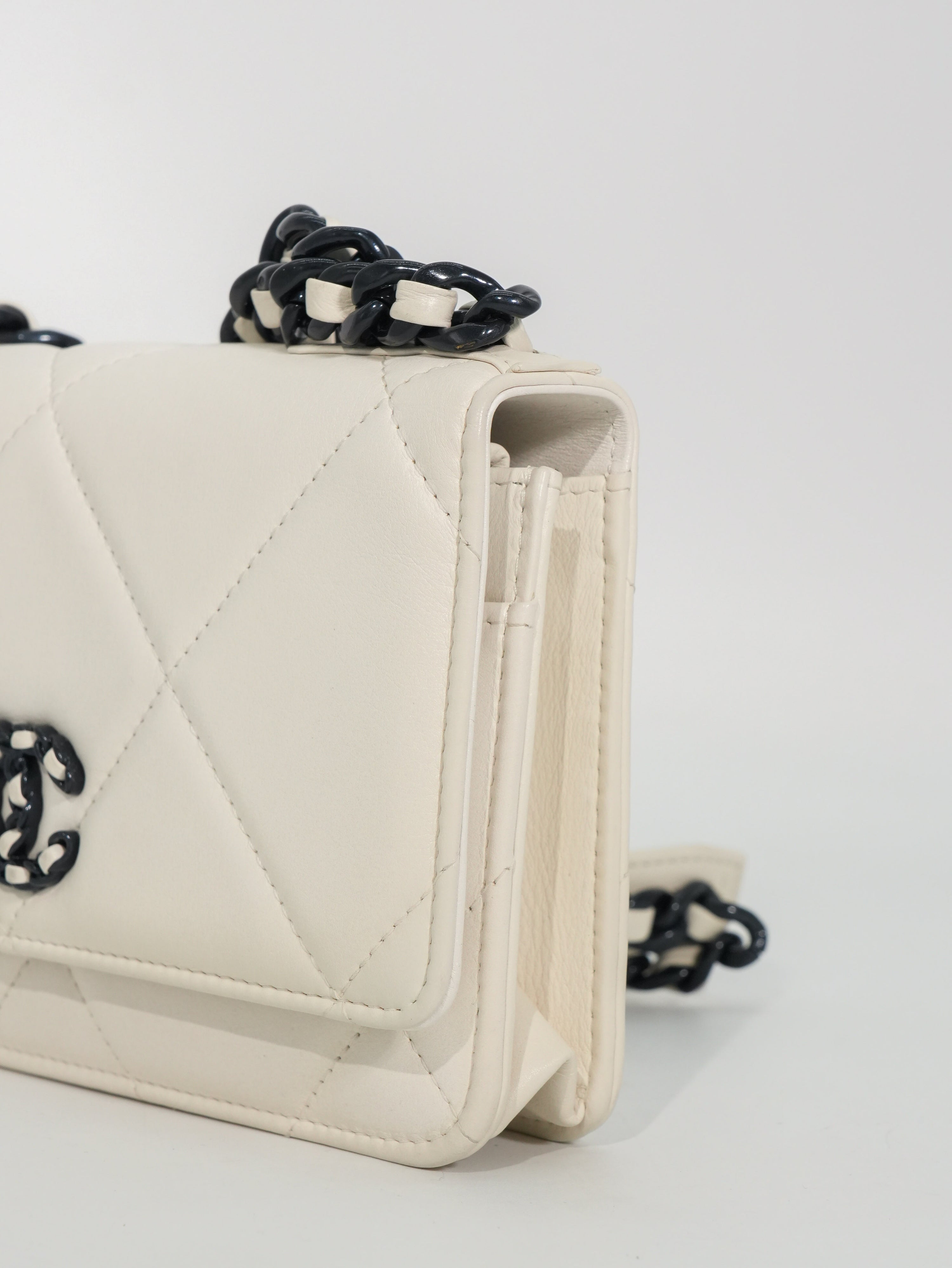 Chanel 19 Woc in Pelle