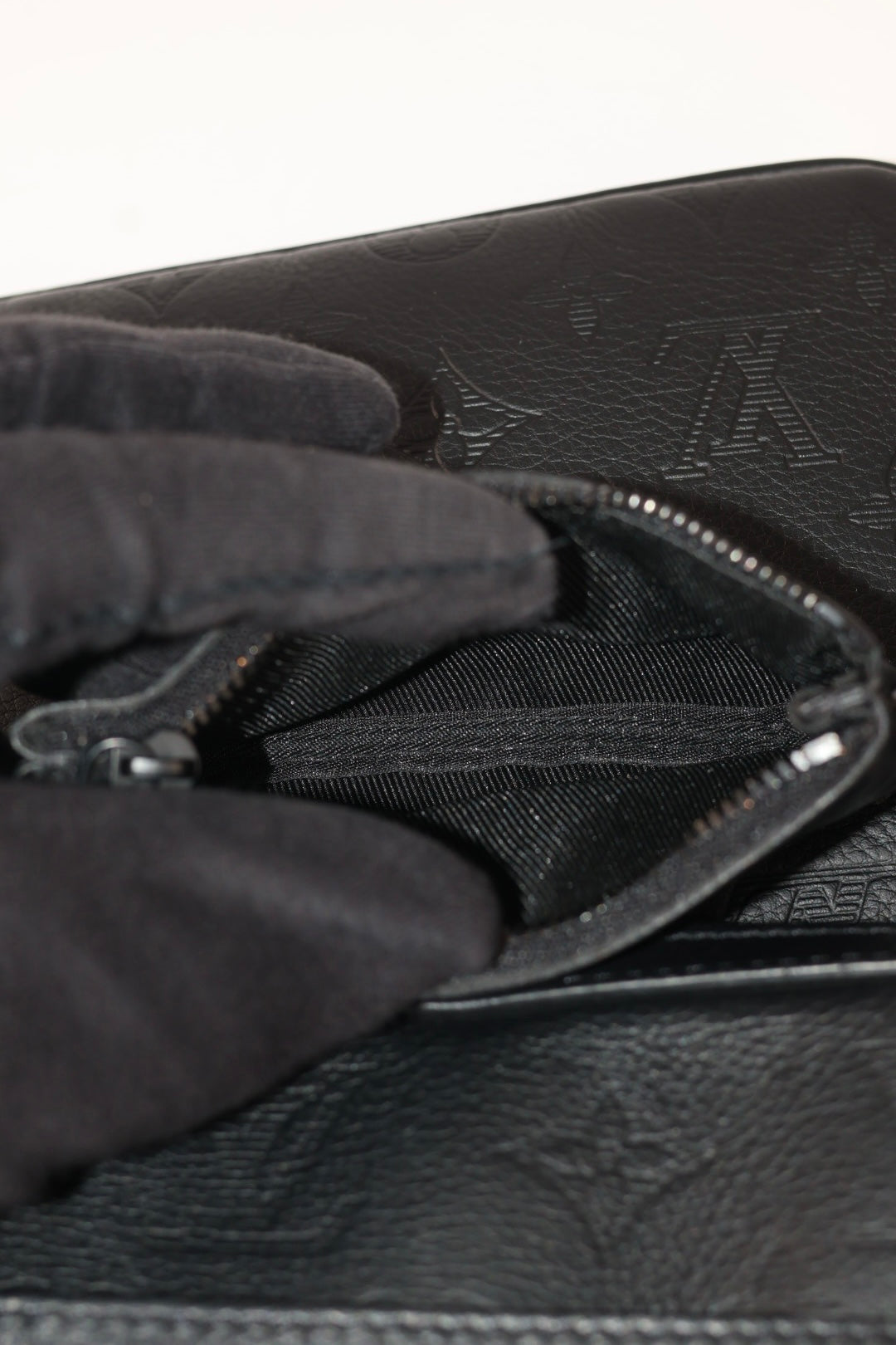 Louis Vuitton Trio Messenger Shadow