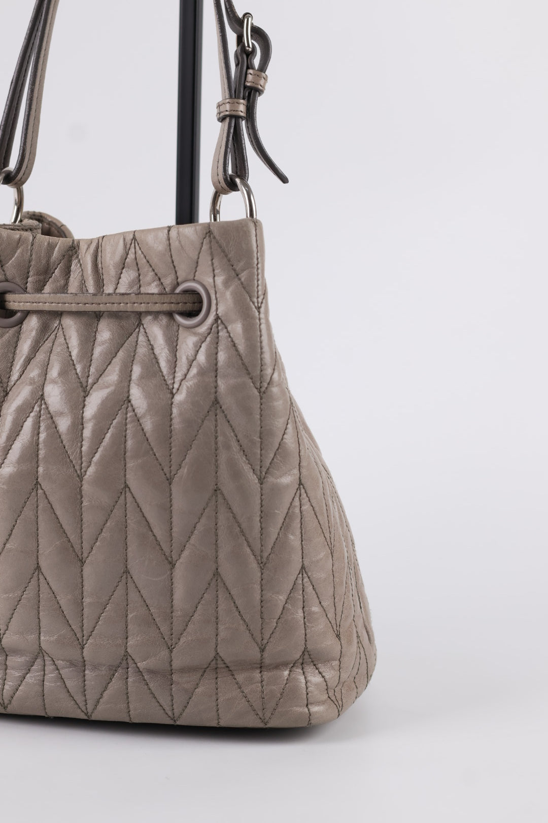 Miu Miu Bucket in Pelle