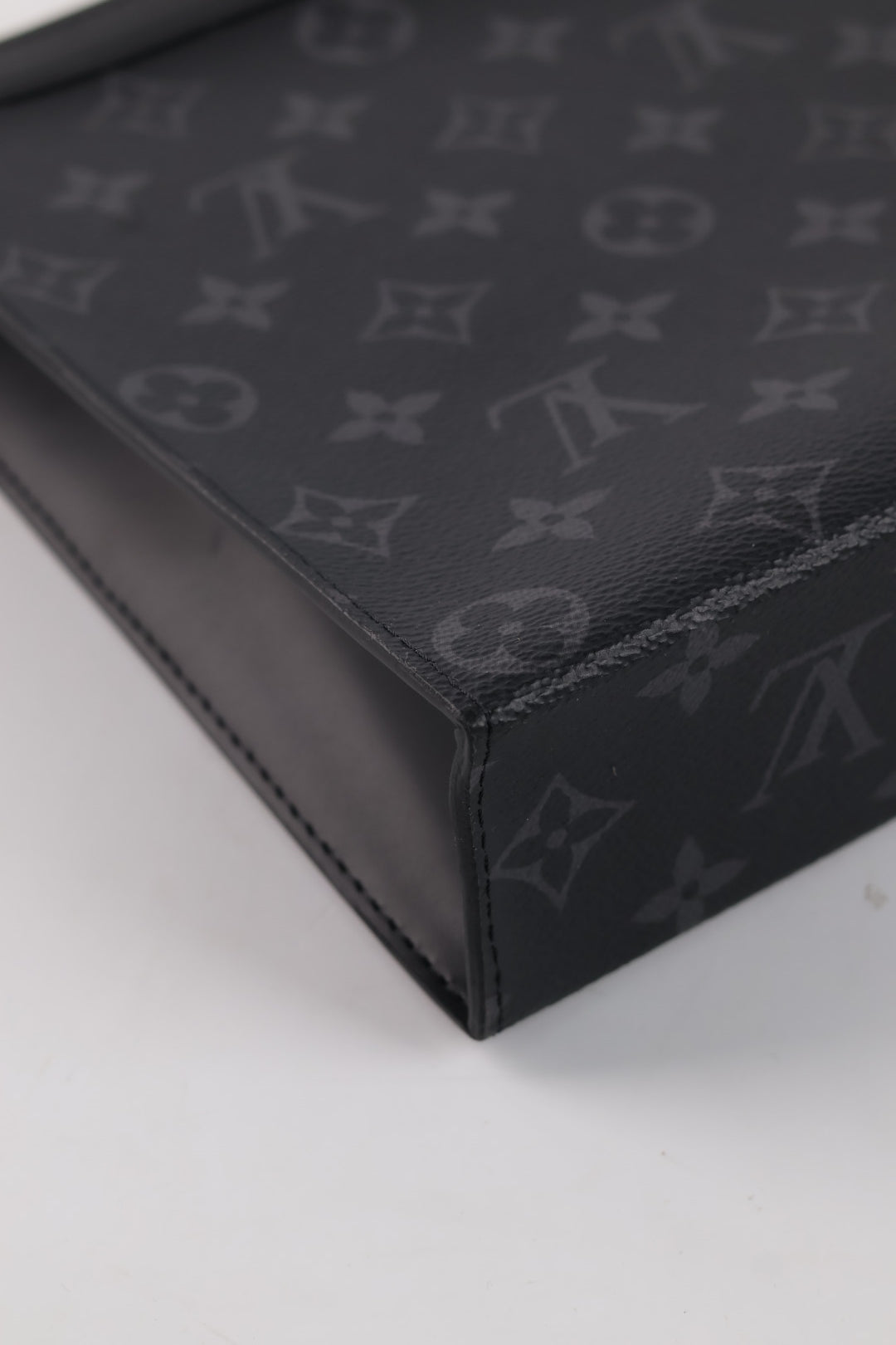 Louis Vuitton Pochette Voyage MM