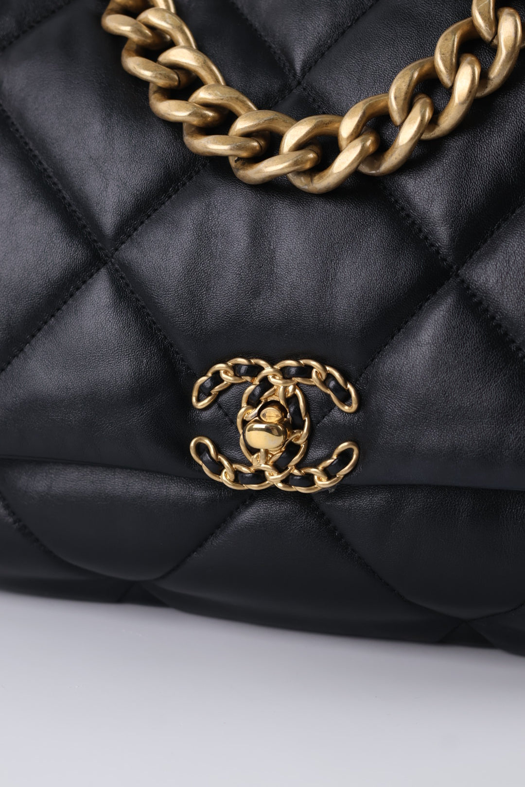 Chanel 19 Large in Pelle