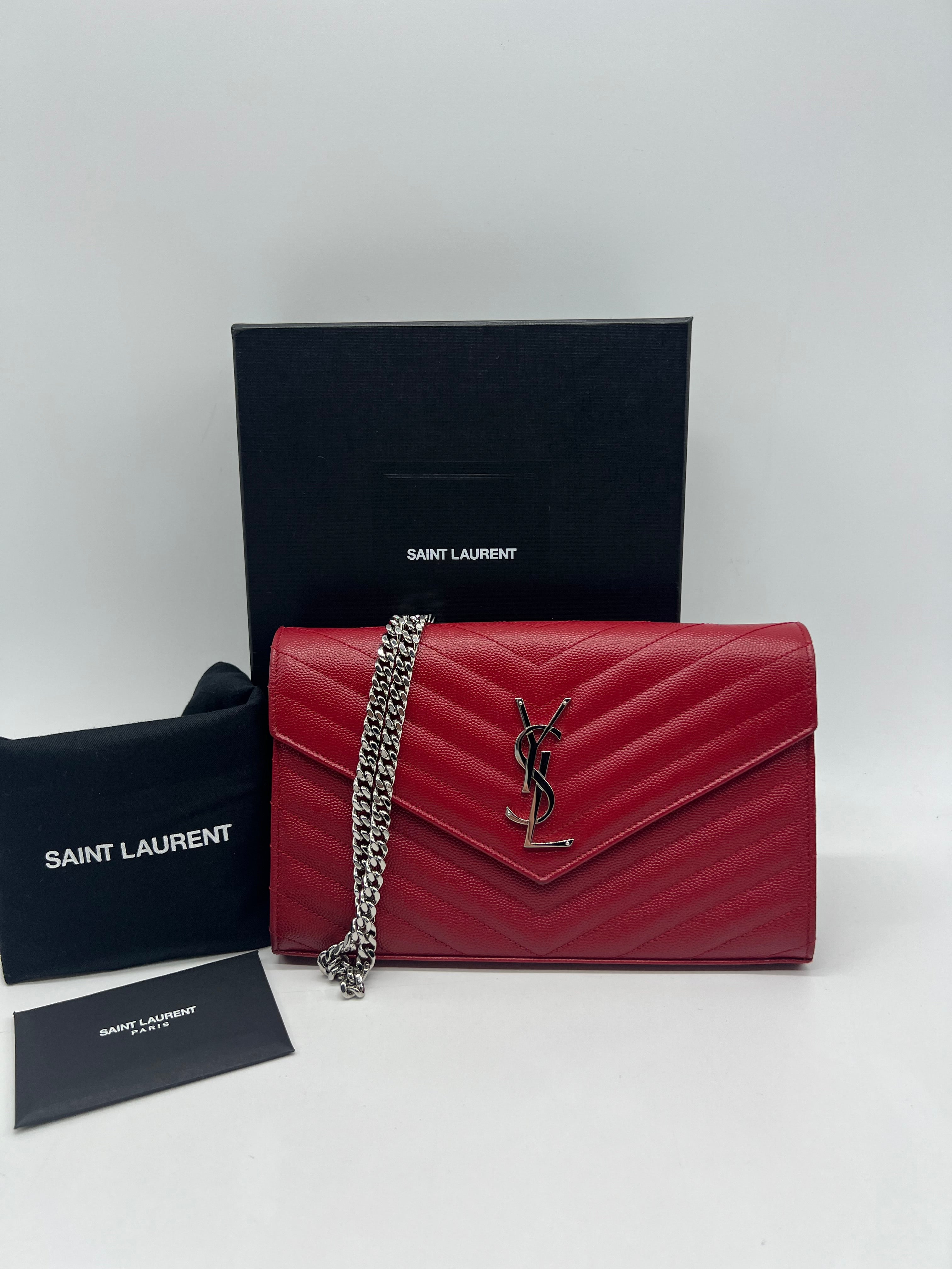 Saint Laurent Pochette Cassandre con Catena