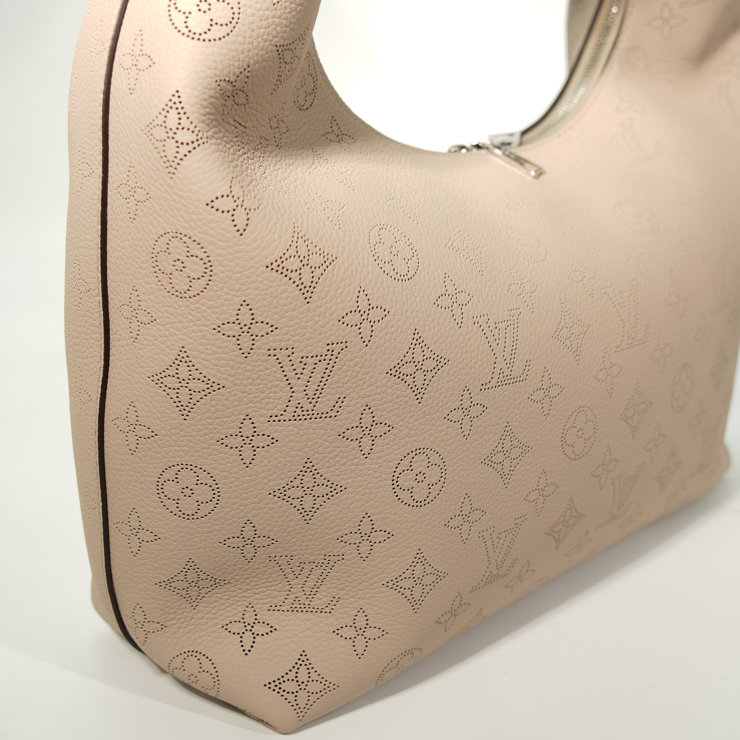 Louis Vuitton Why Knot MM Mahina
