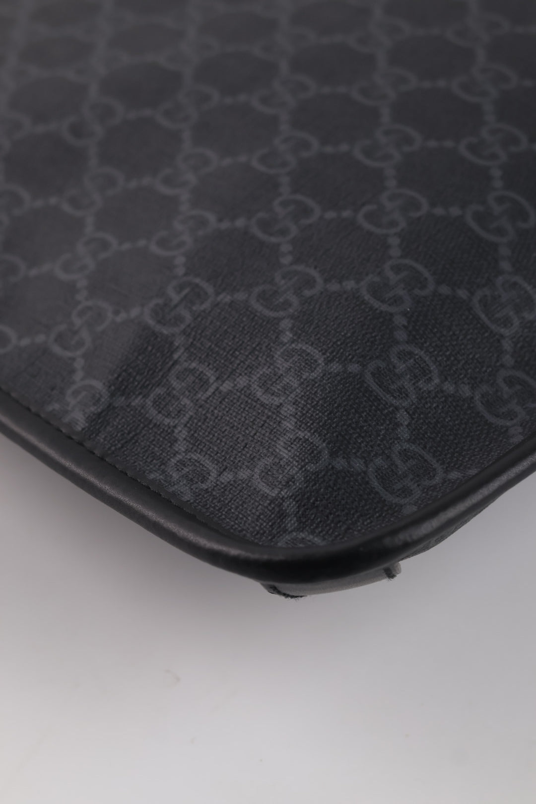 Gucci Messenger GG Supreme Small