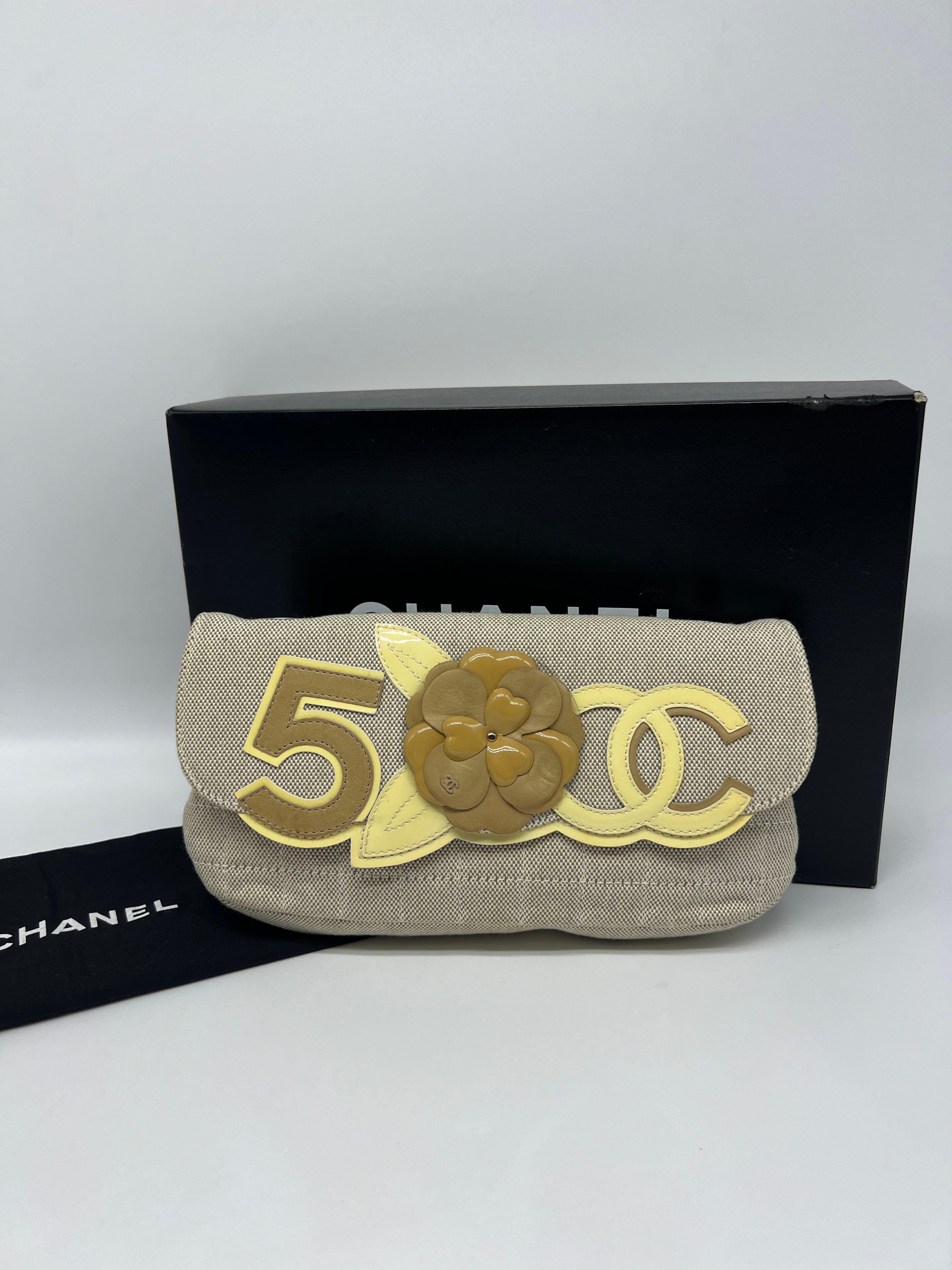 Chanel Camelia CC N5