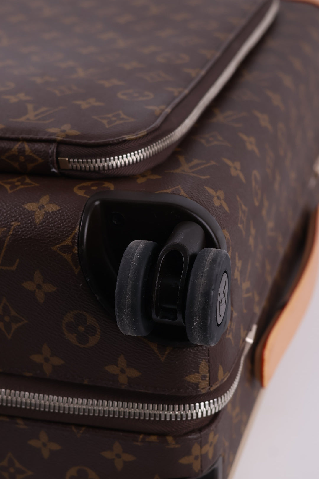 Louis Vuitton Horizon Business