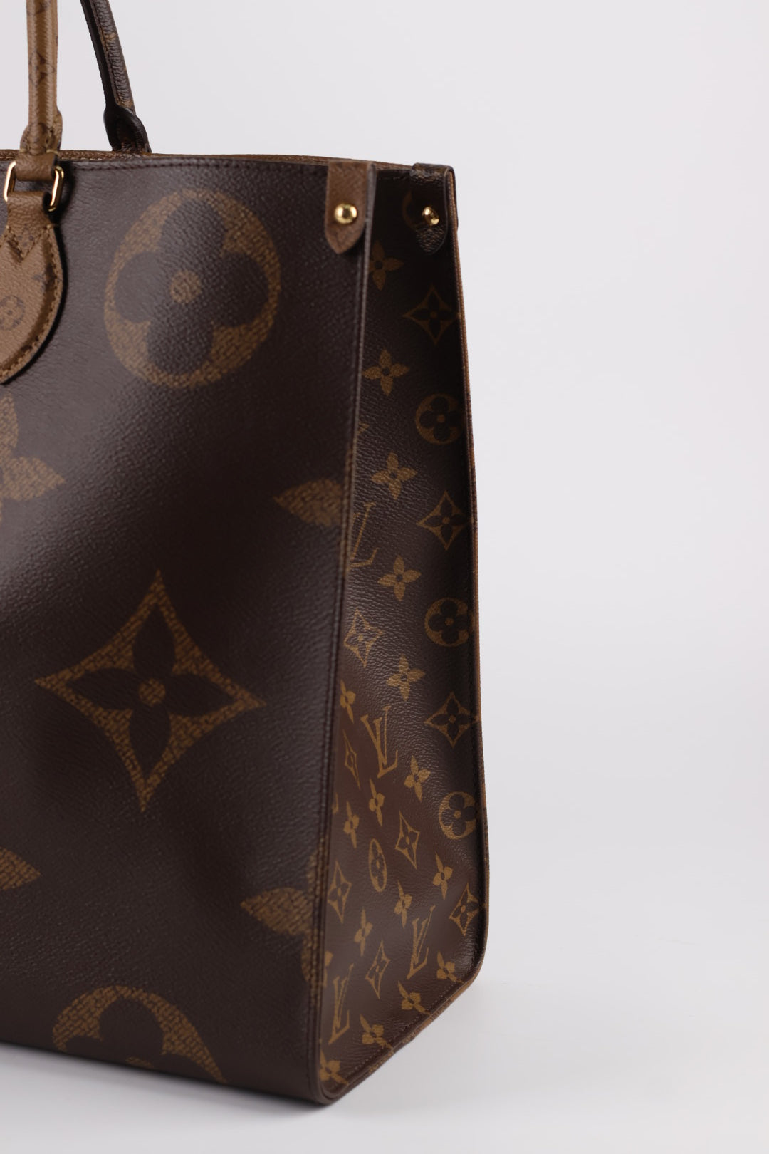 Louis Vuitton OnTheGo GM