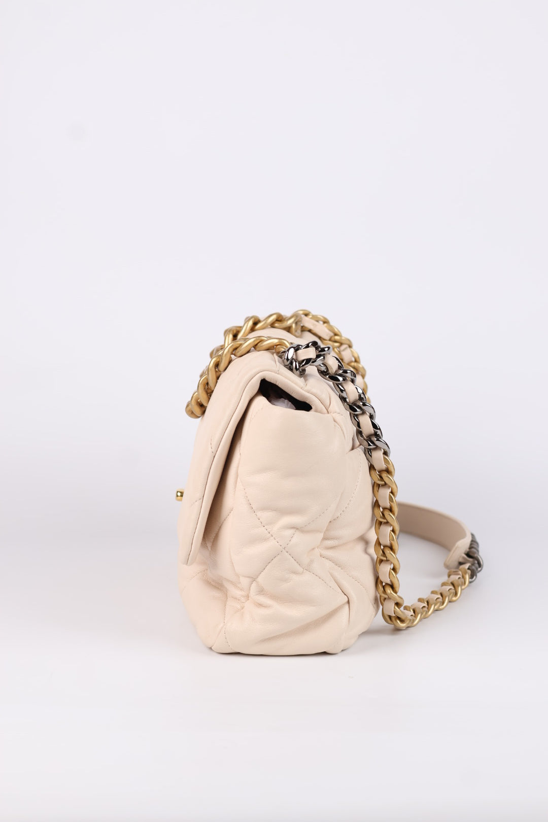 Chanel 19 Media in Pelle