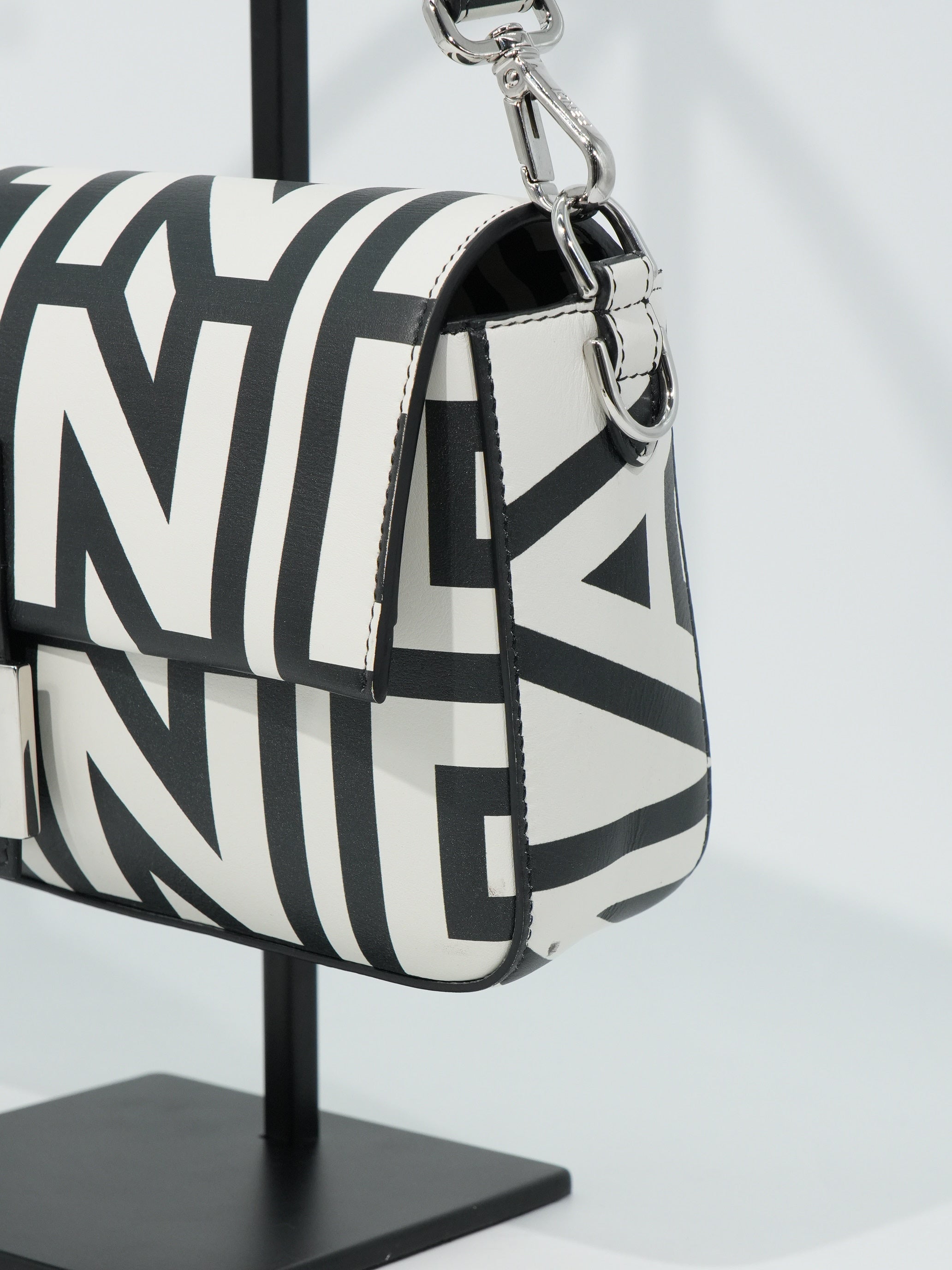 Fendi Baguette Media Marc Jacobs