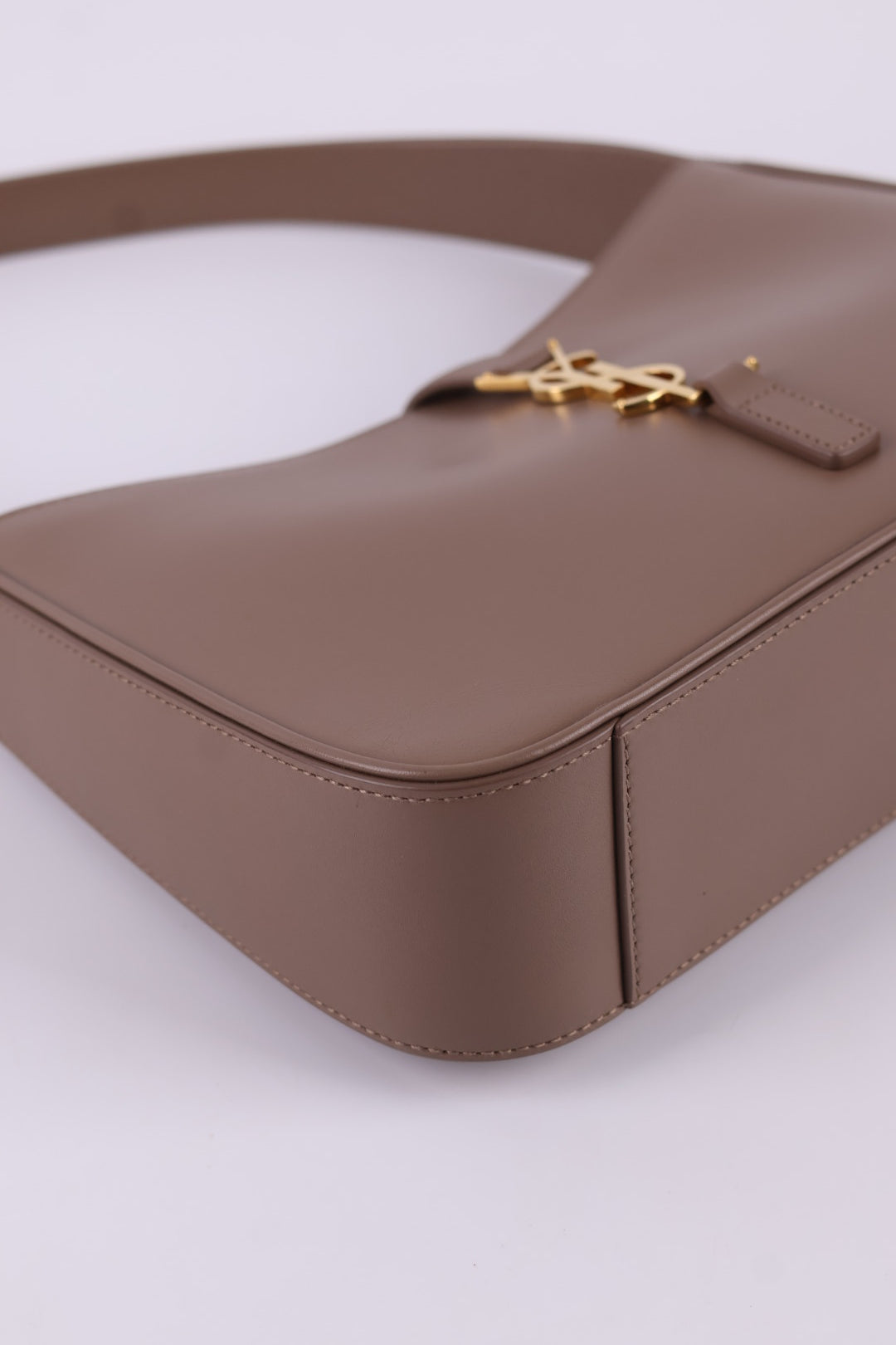 Saint Laurent Hobo Le 5 À 7