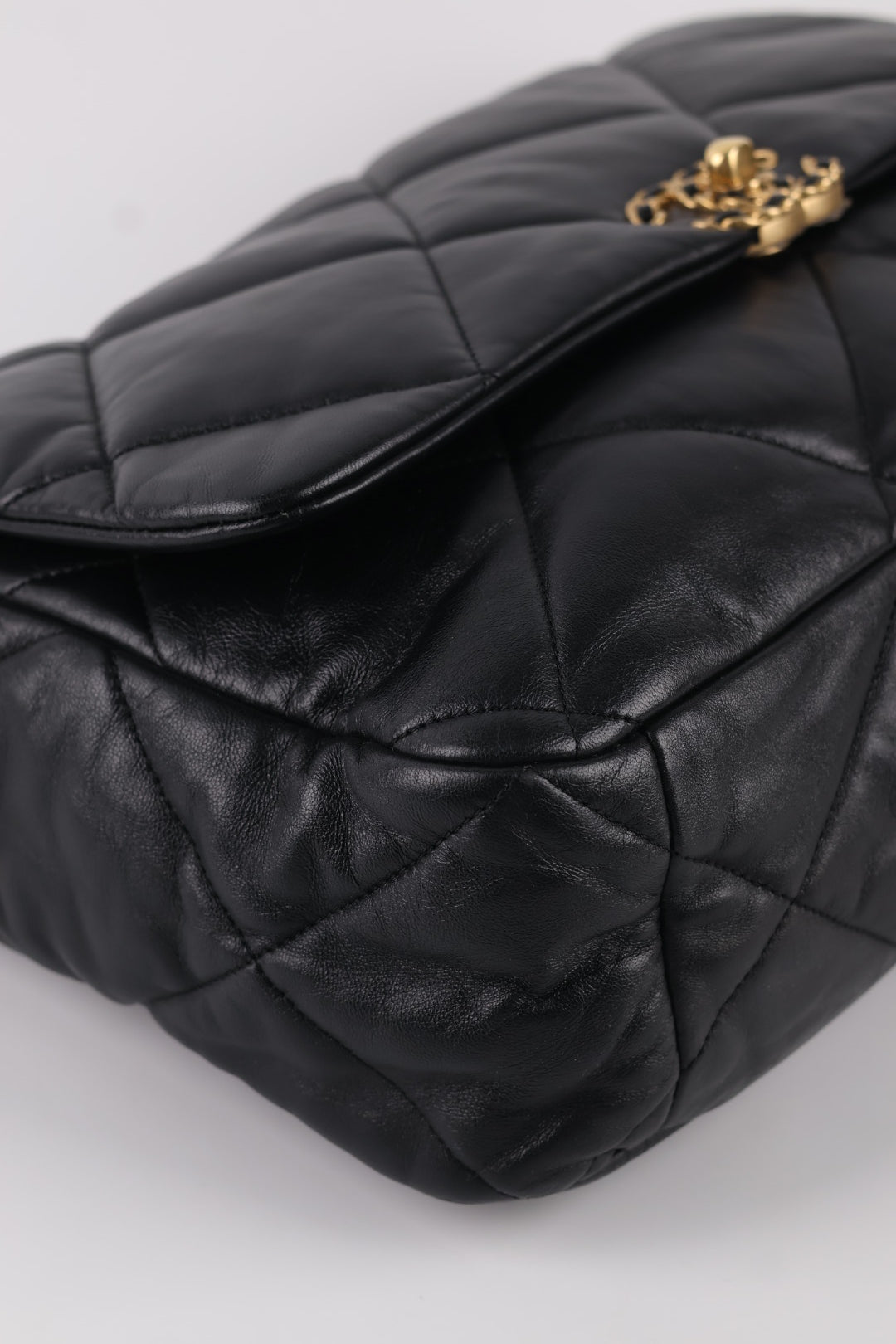 Chanel 19 Large in Pelle