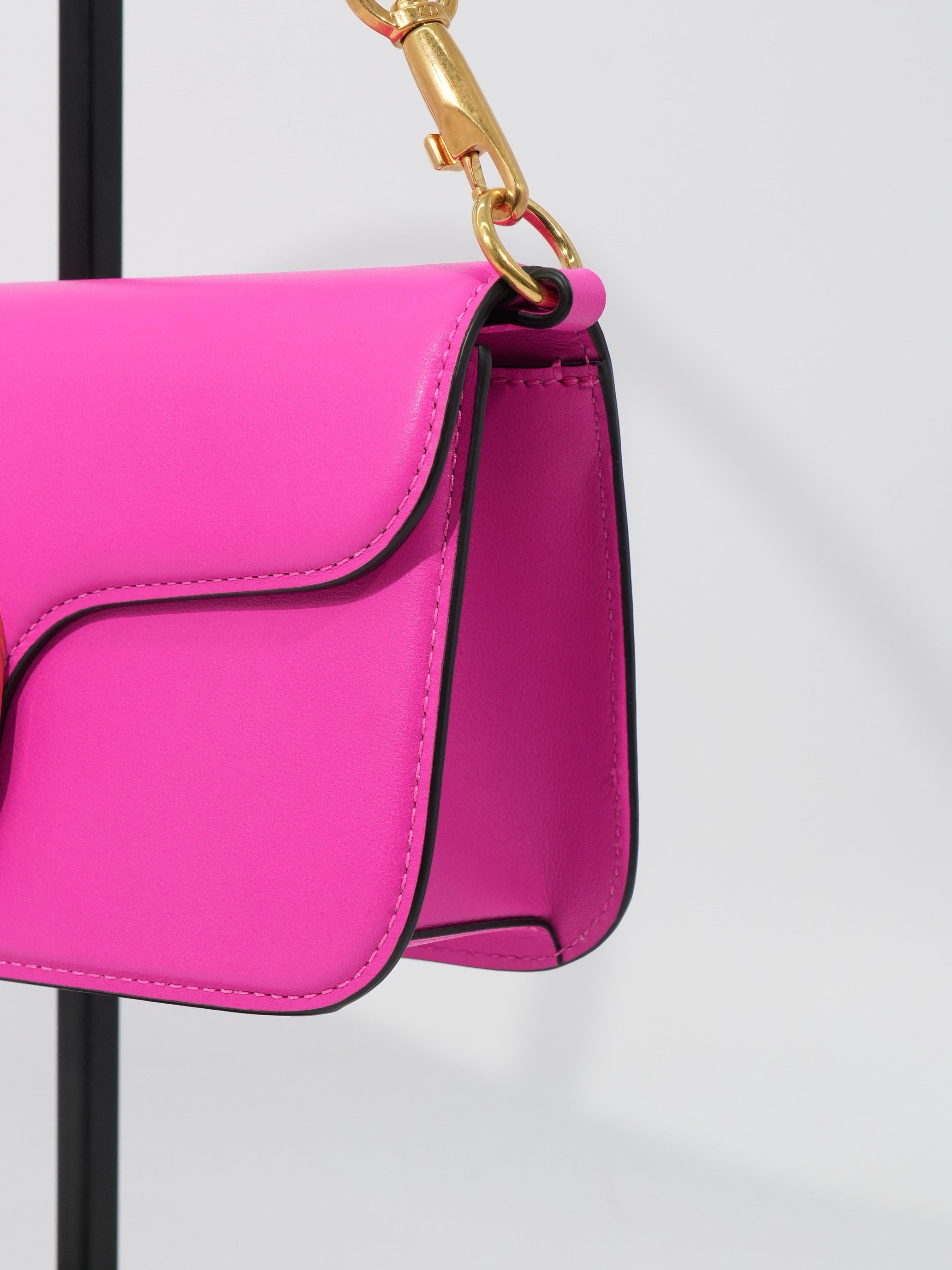 Valentino Locó Media