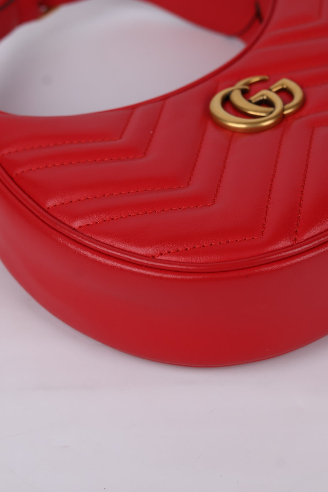Gucci Marmont Hobo Matelassé