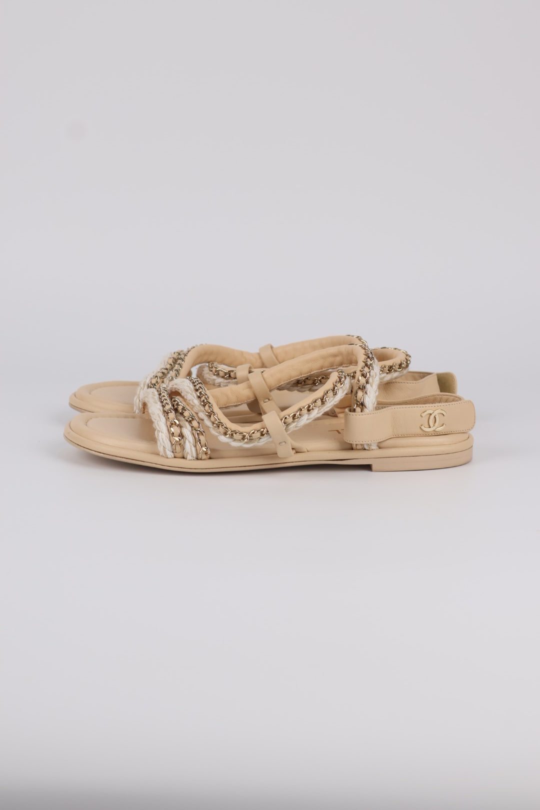 Chanel Sandali Gladiator con logo CC intrecciato