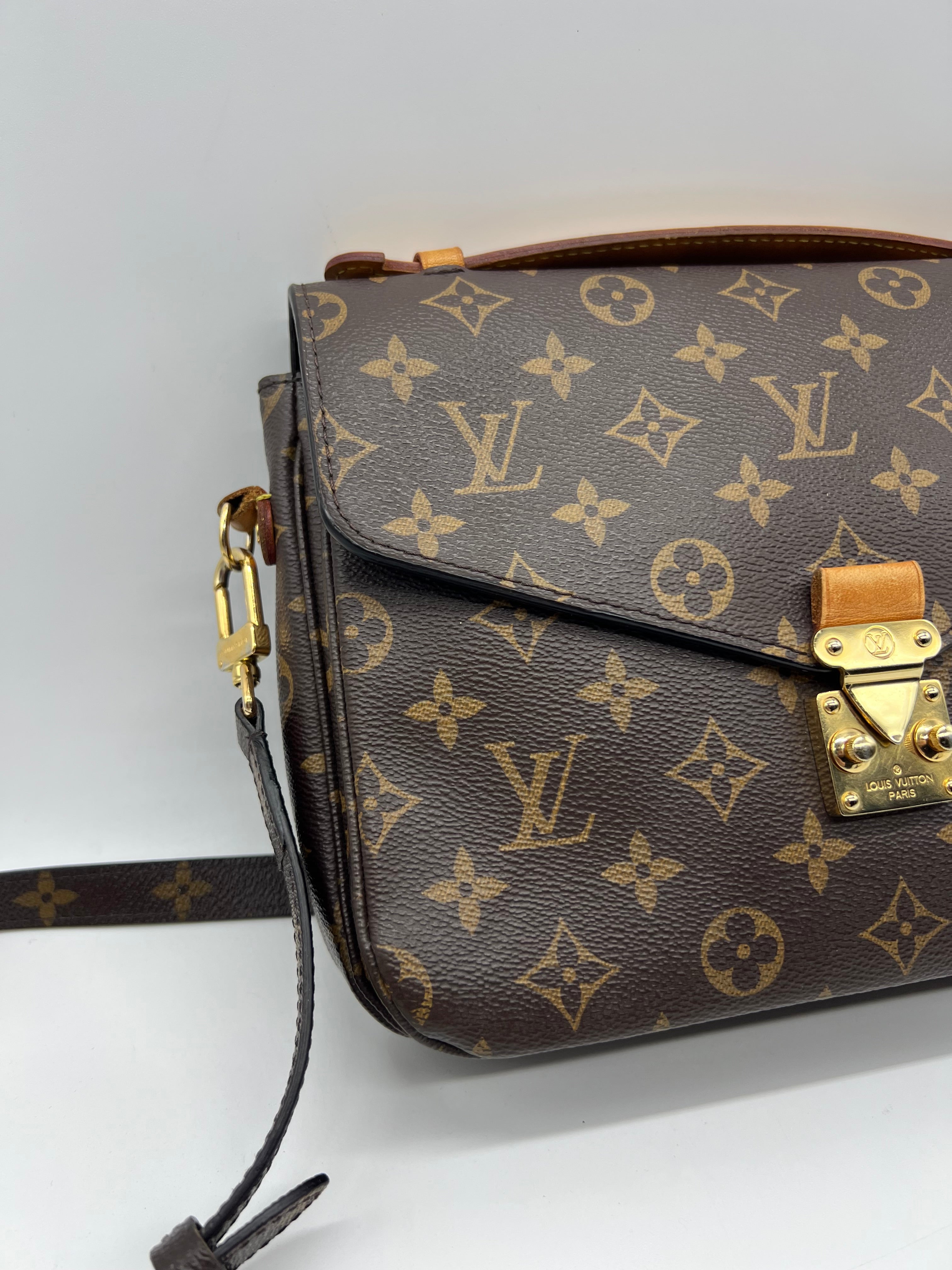 Louis Vuitton Métis Monogram