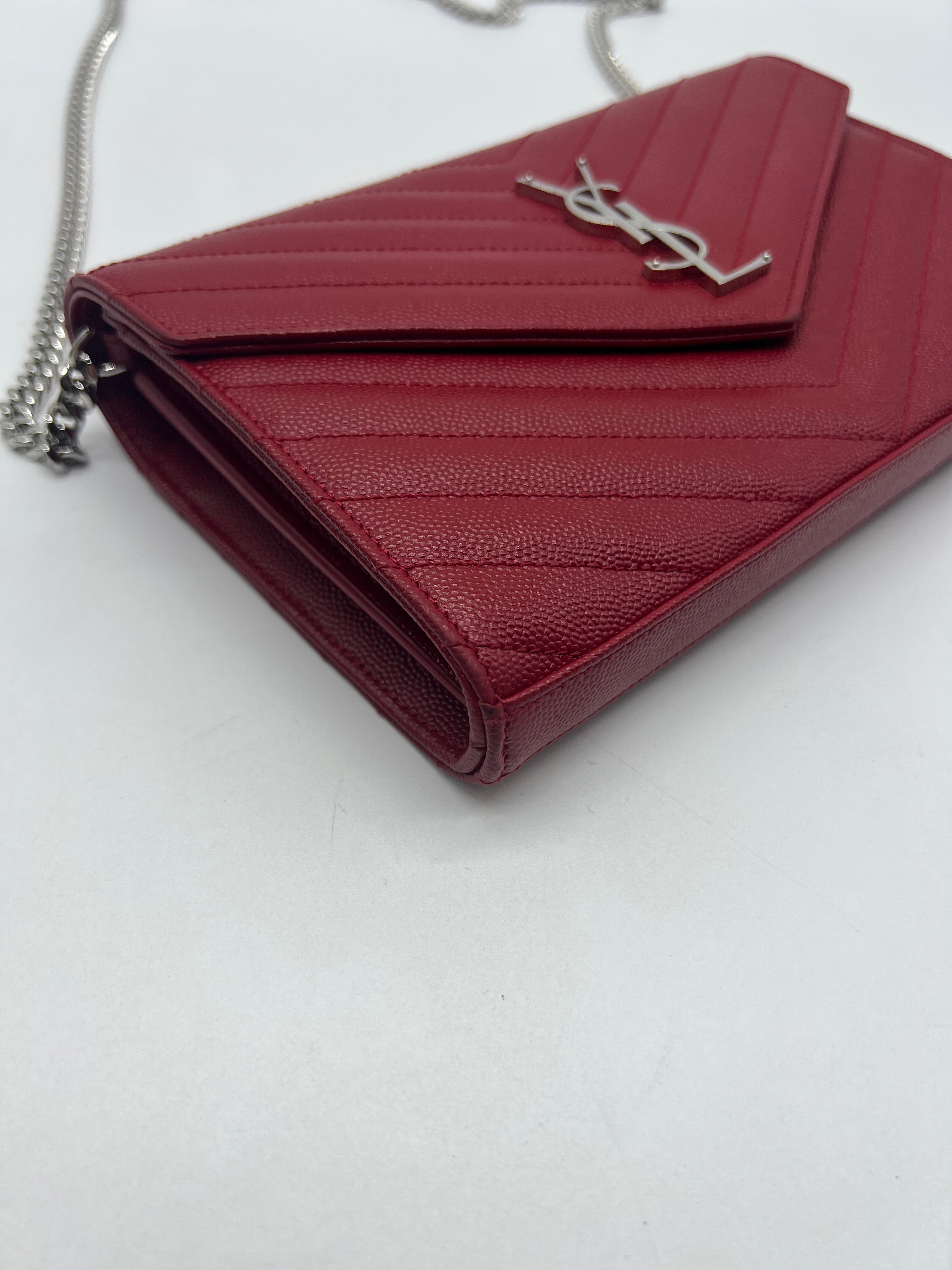 Saint Laurent Pochette Cassandre con Catena