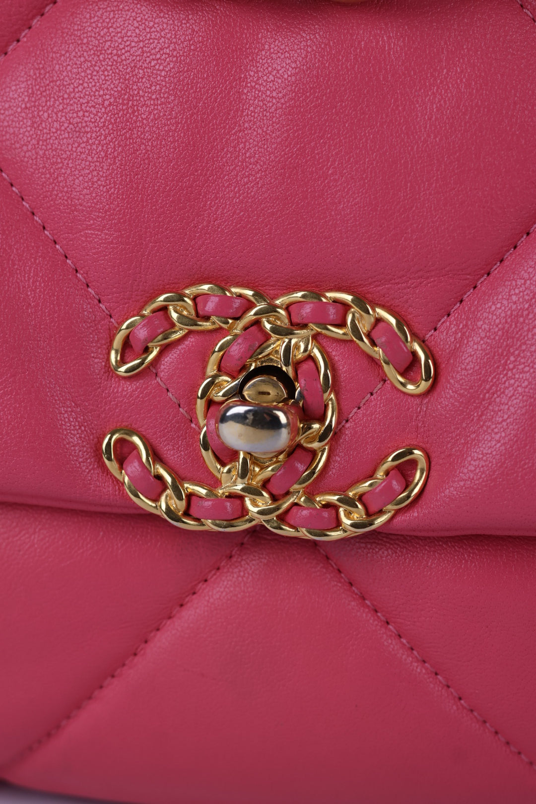 Chanel 19 Media in Pelle d’Agnello