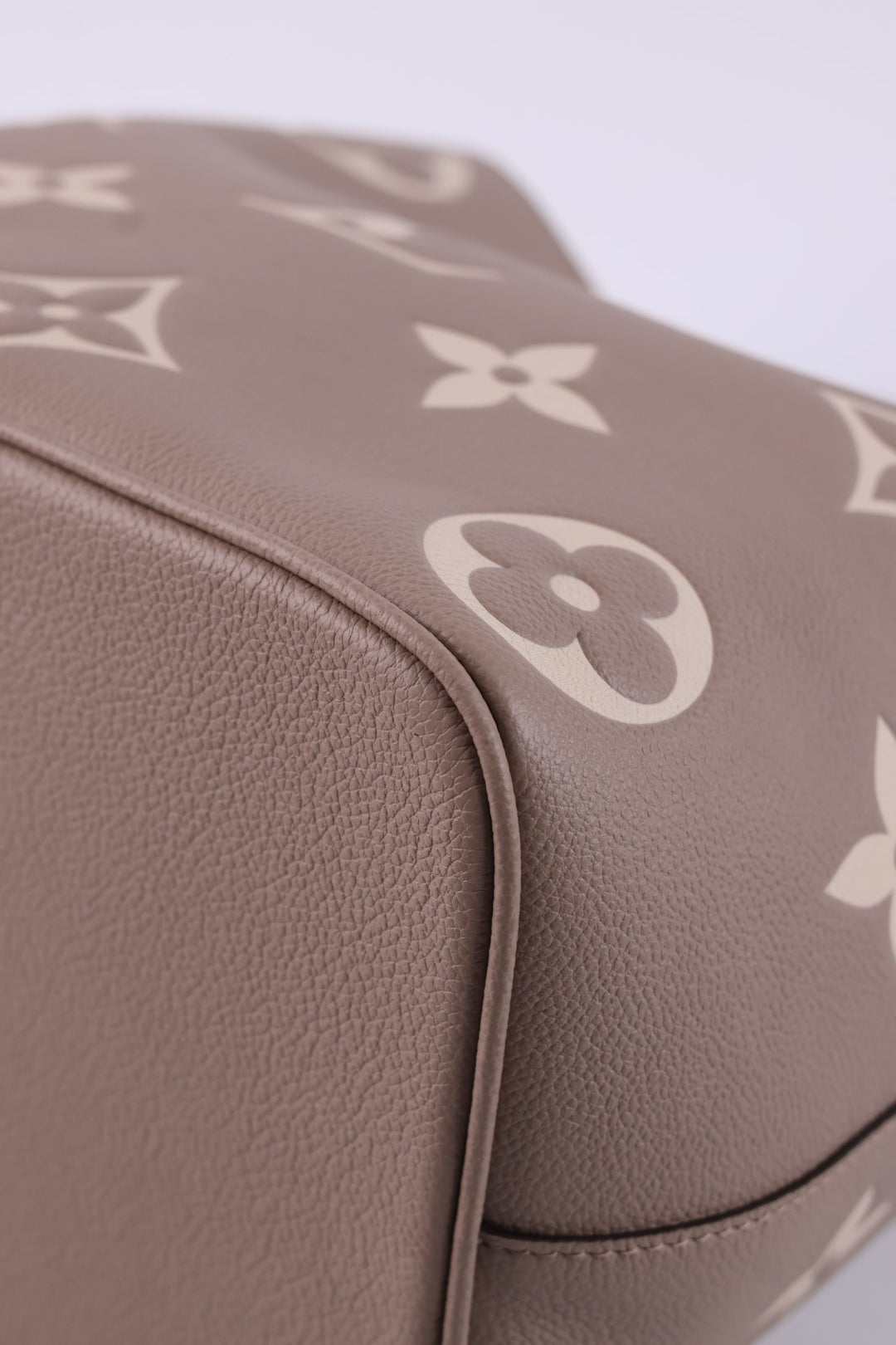 Louis Vuitton Neo Noé MM Empreinte