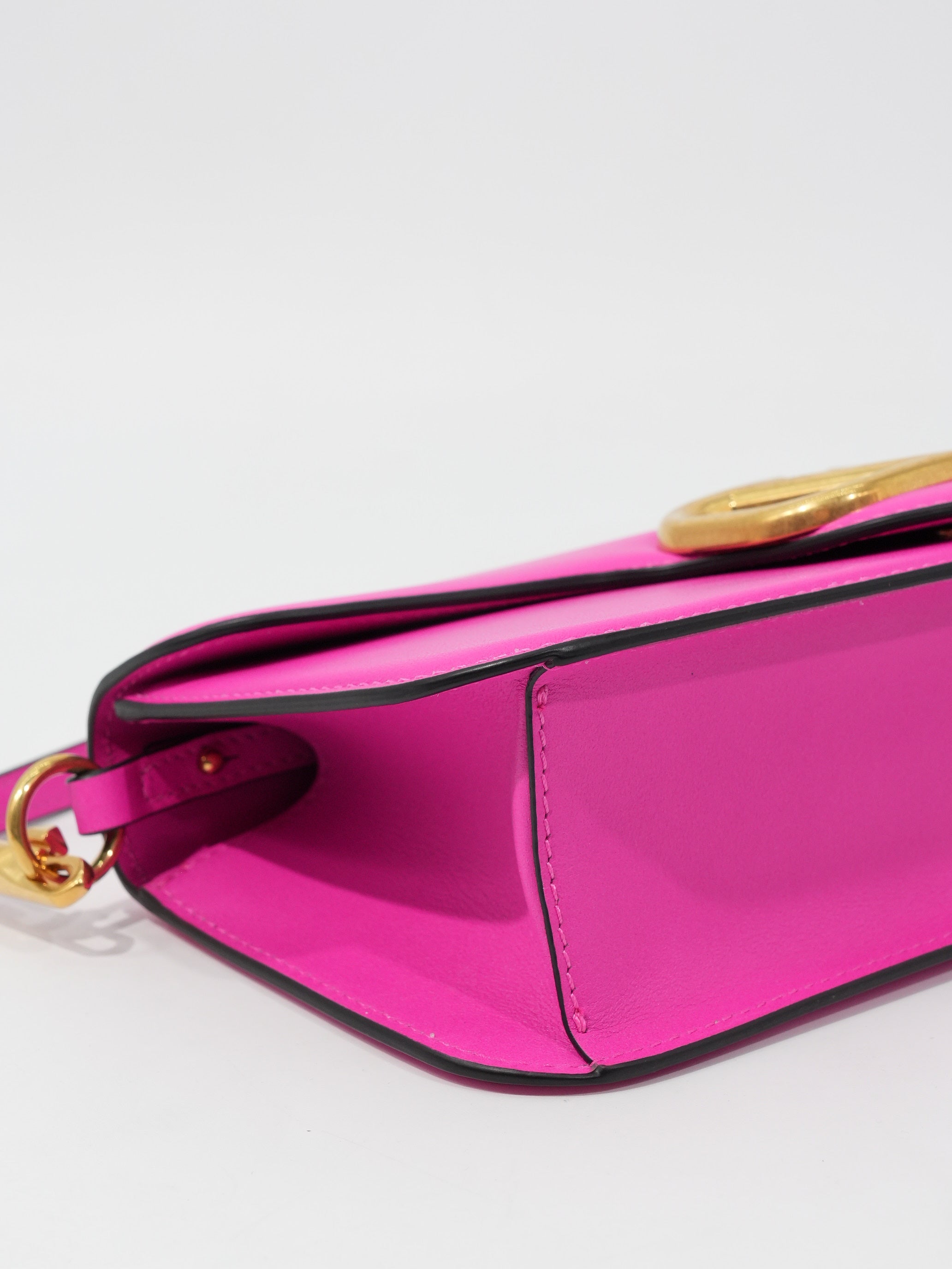 Valentino Locó Media