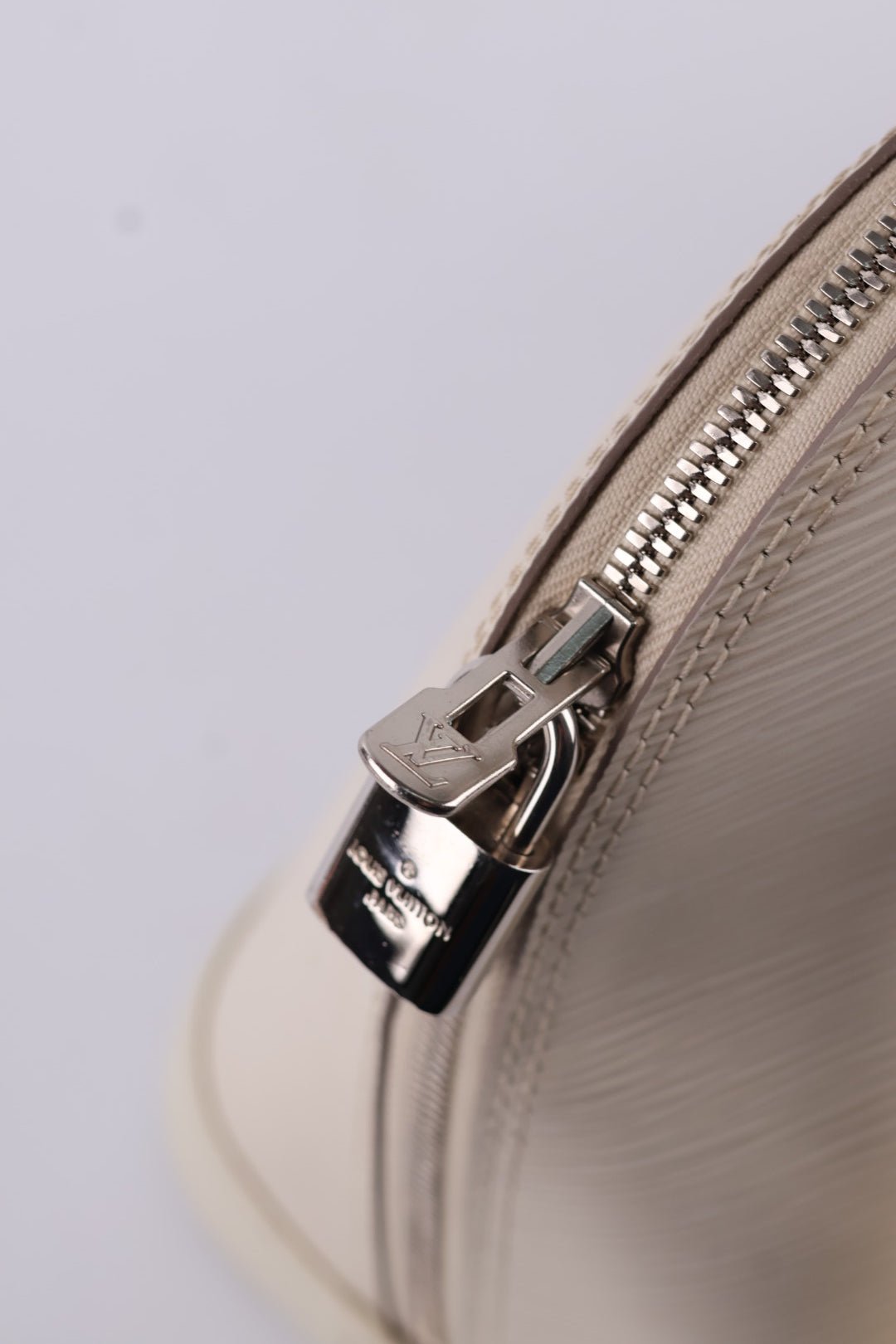 Louis Vuitton Alma PM Epi
