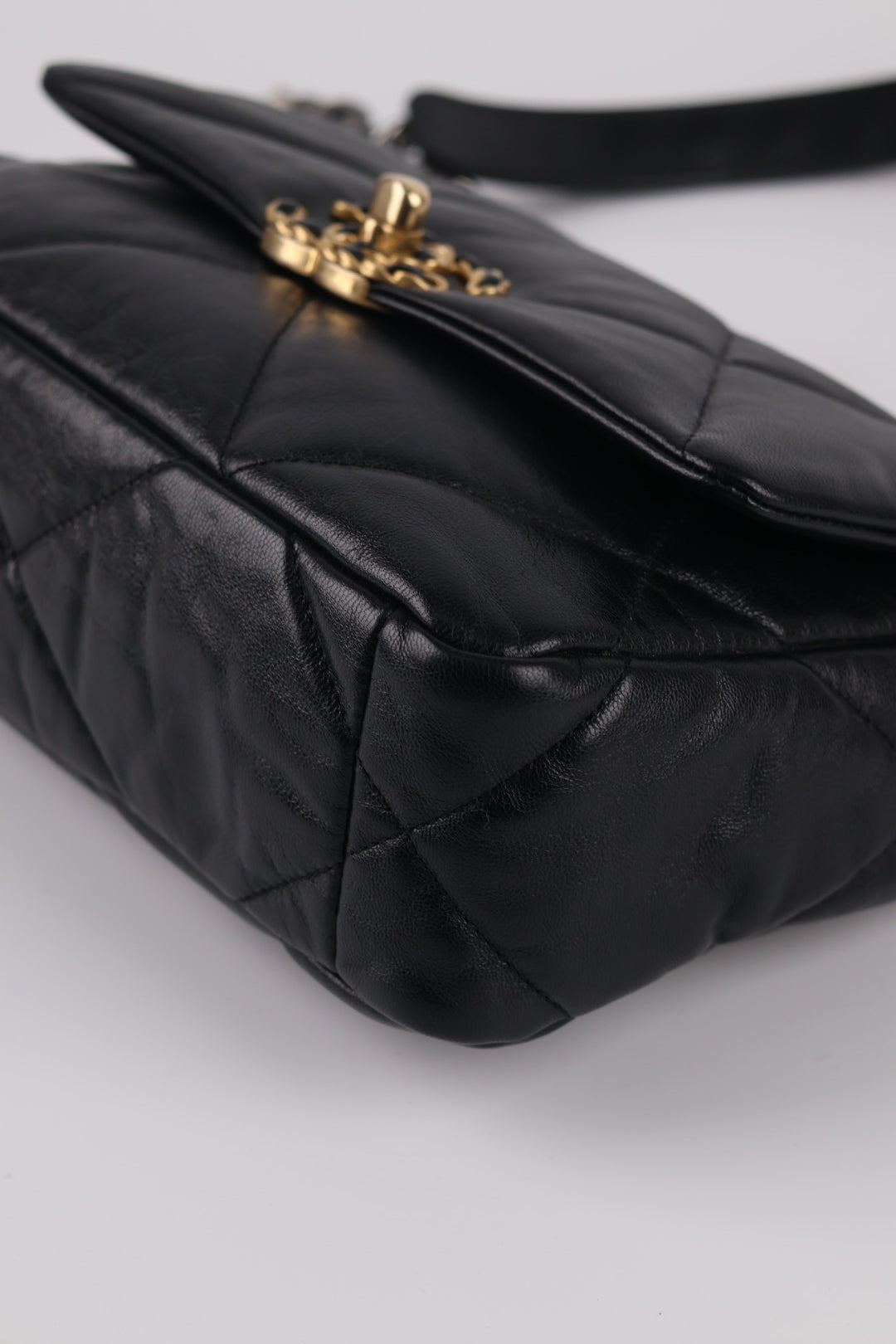 Chanel 19 in Pelle d’Agnello