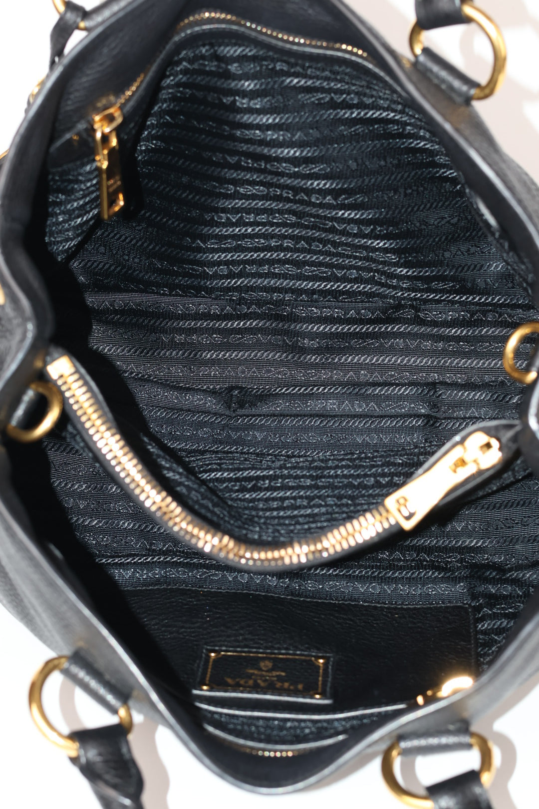 Prada Tote in Pelle Martellata