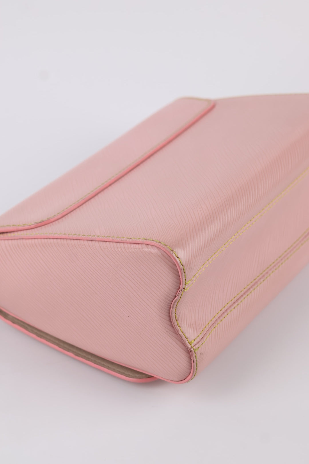 Louis Vuitton Twist MM EPI