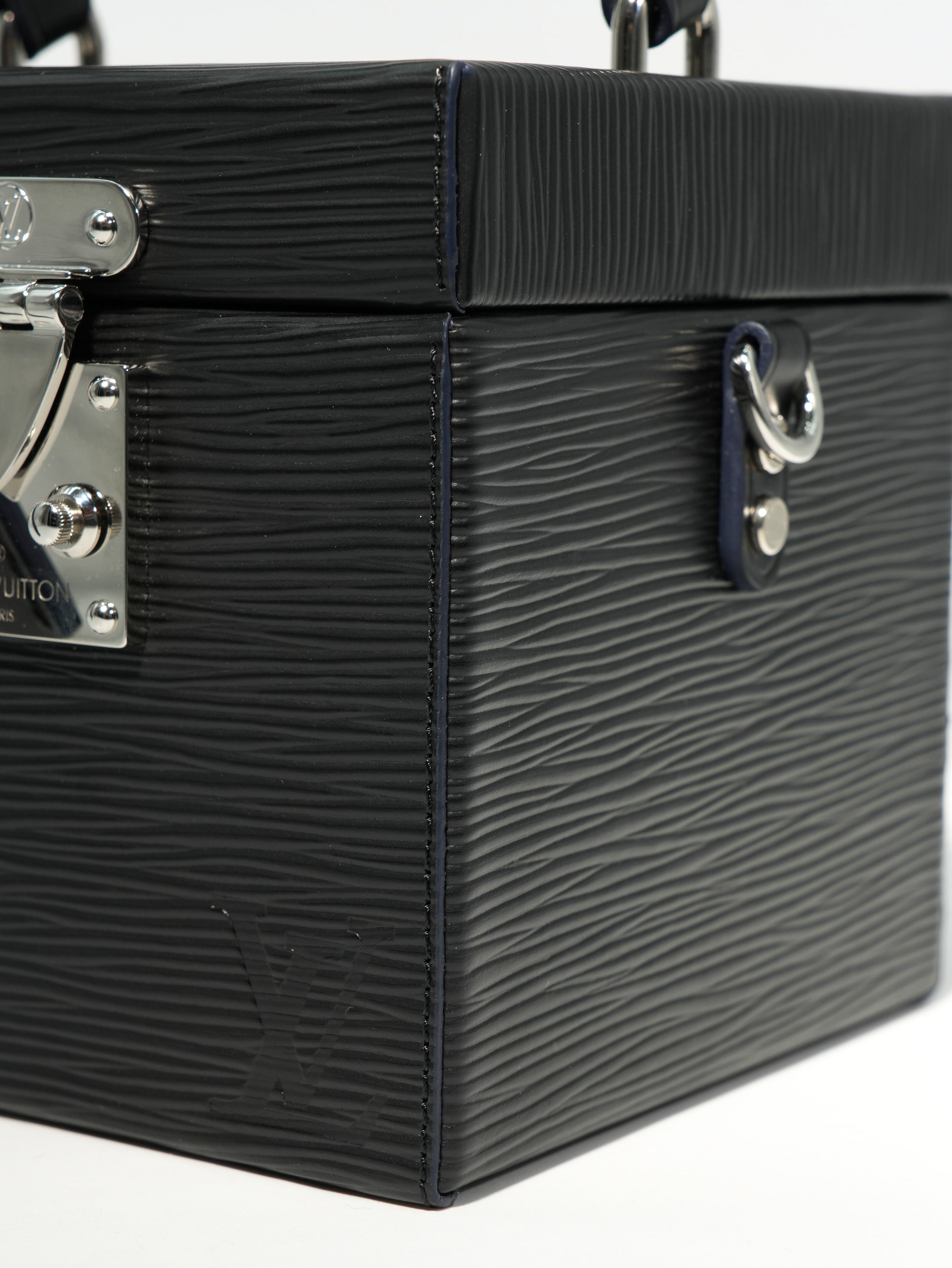 Louis Vuitton Bleecker Epi